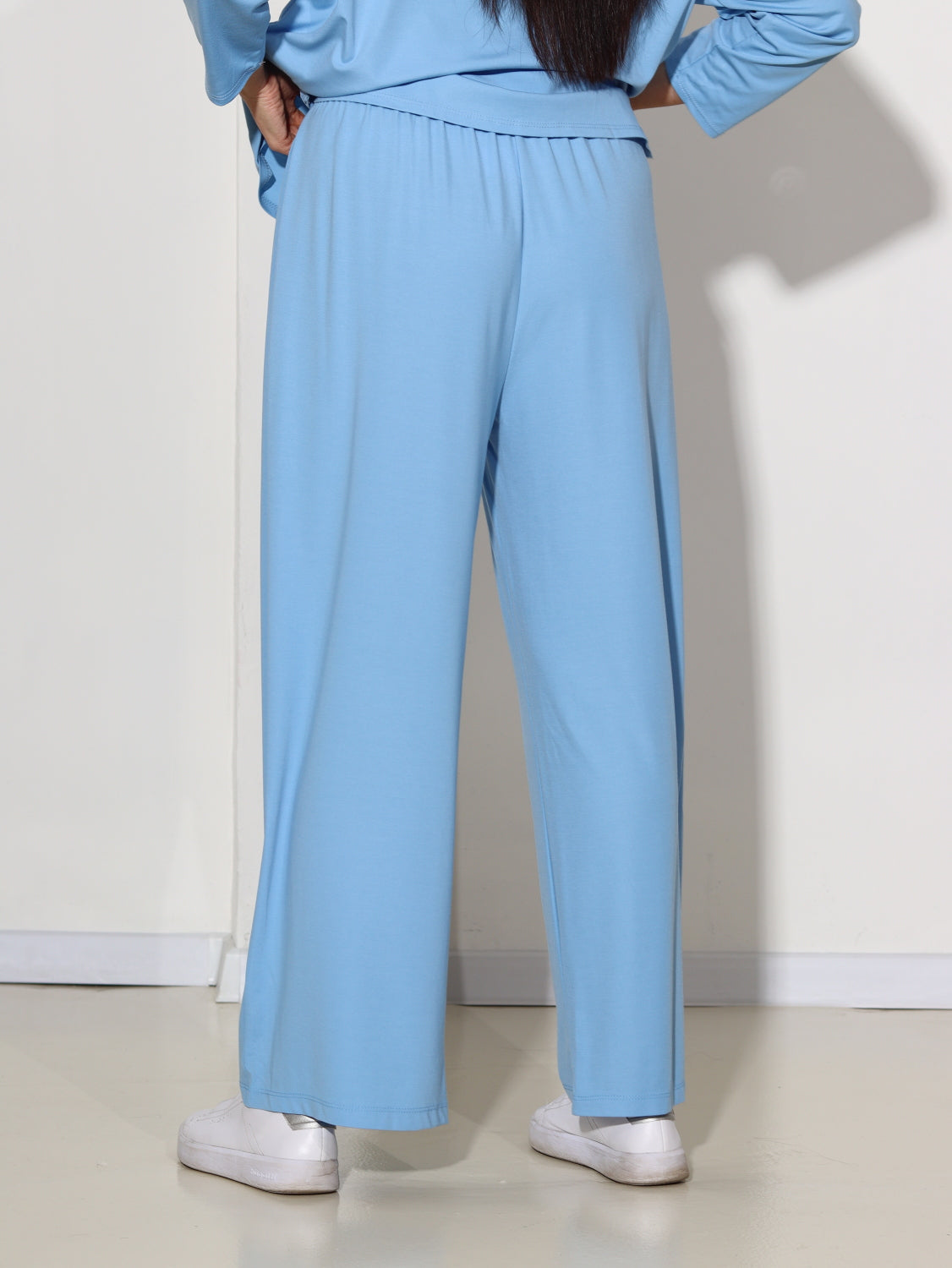 Zilas, krītoša auduma, lielizmēra bikses - 13994