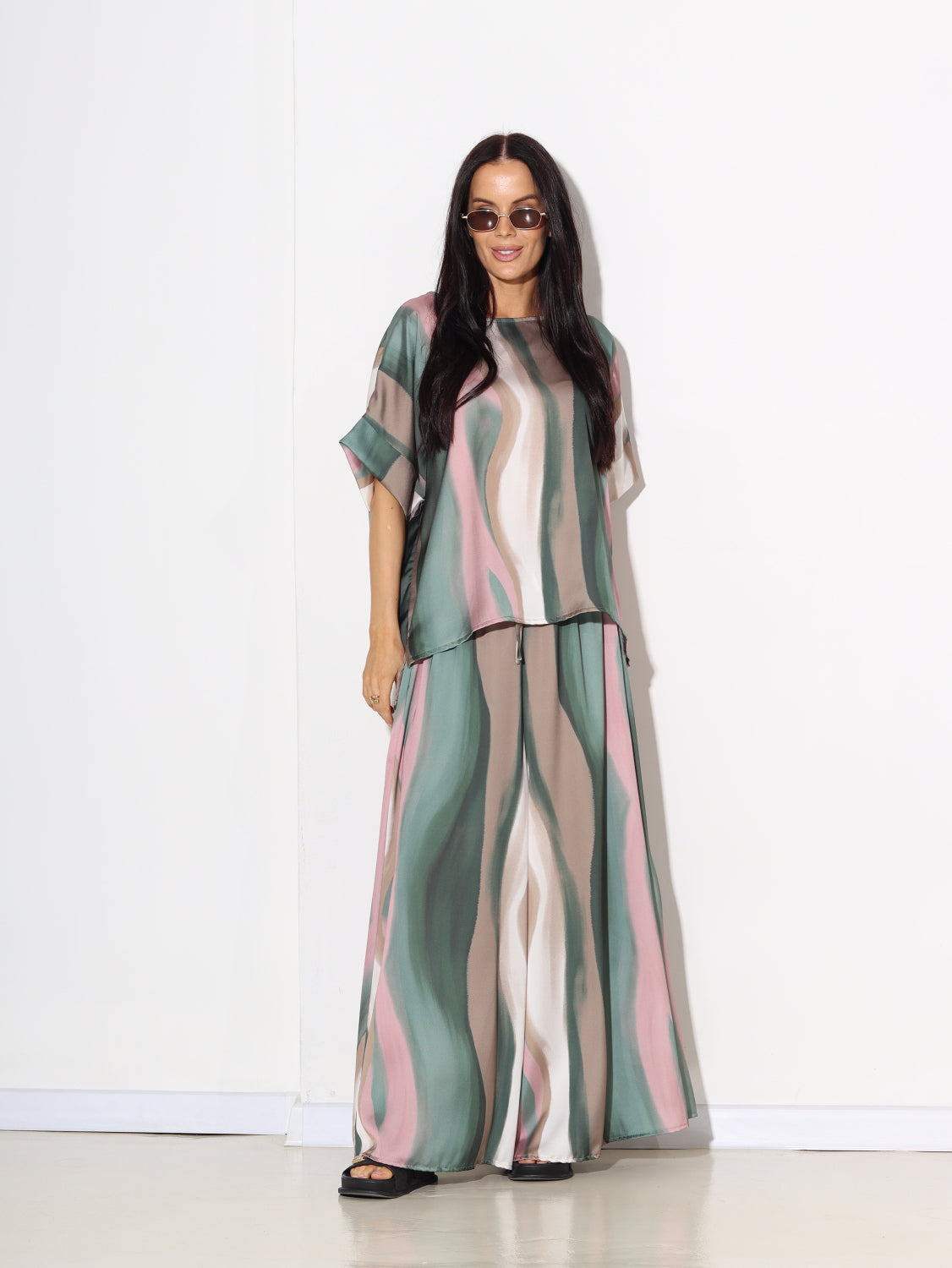 Zaļš divdaļīgs komplekts ar viļņotu līniju - 15123