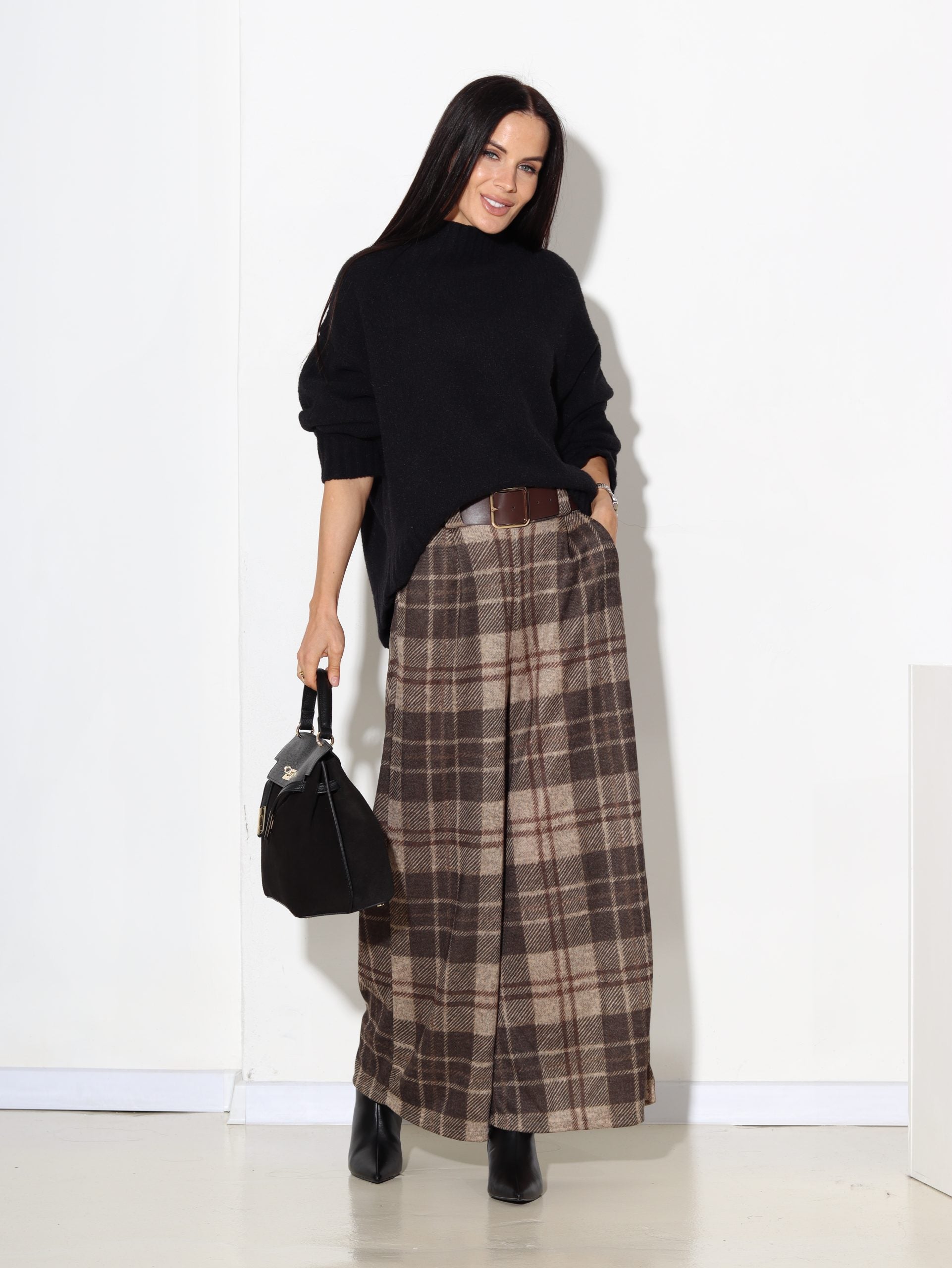 Gaiši brūnas rūtainas bikses ar jostiņu - 17132