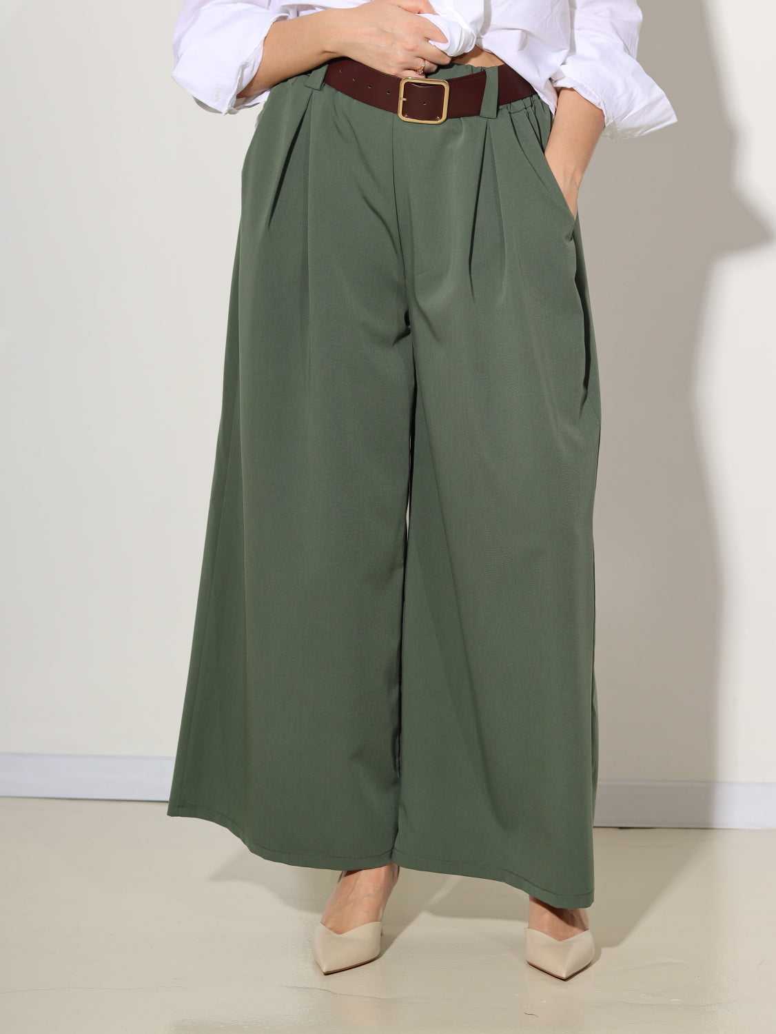Zaļas, klasiskās lielizmēra bikses ar jostu- 13983