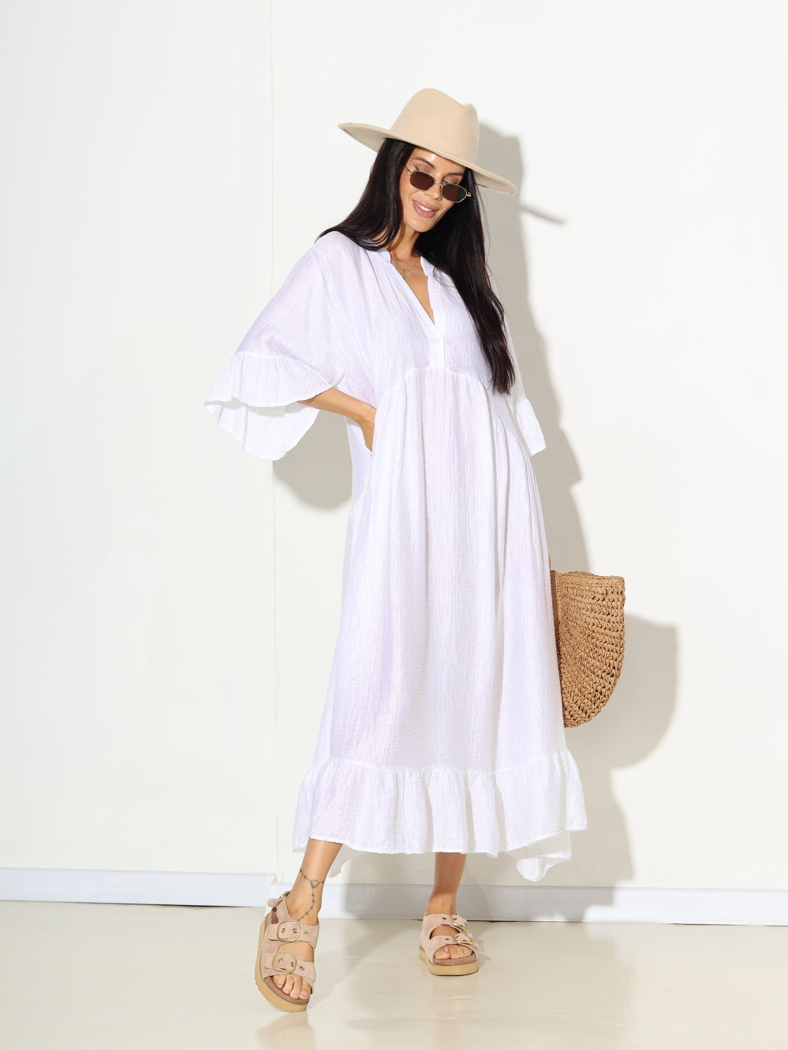 Balta, midi, oversize kleita ar volāniem - 15115