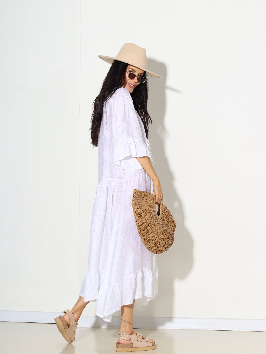 Balta, midi, oversize kleita ar volāniem - 15115