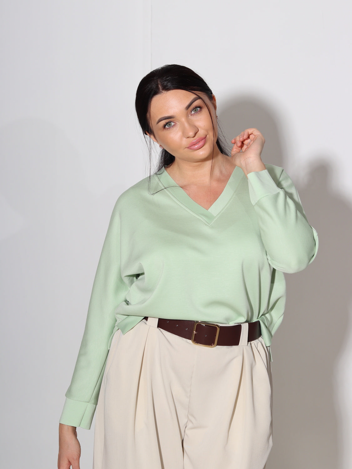 Zaļš, auduma tops ar 'V' veida kakla daļu- 14004