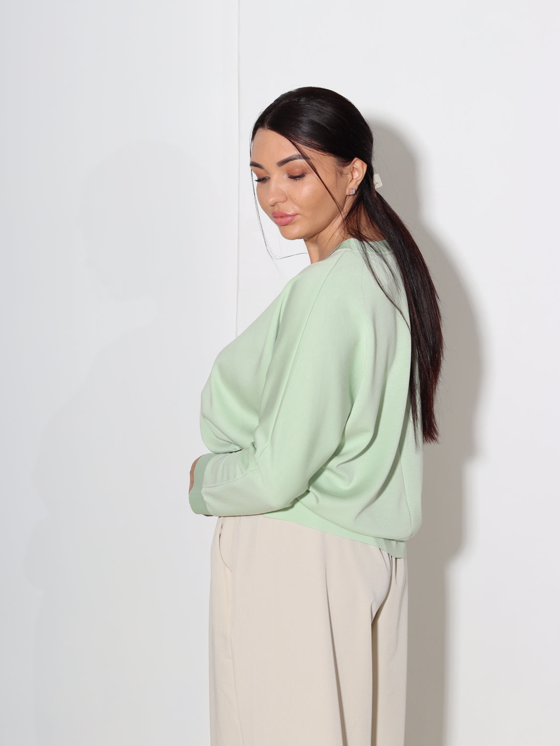 Zaļš, auduma tops ar 'V' veida kakla daļu- 14004