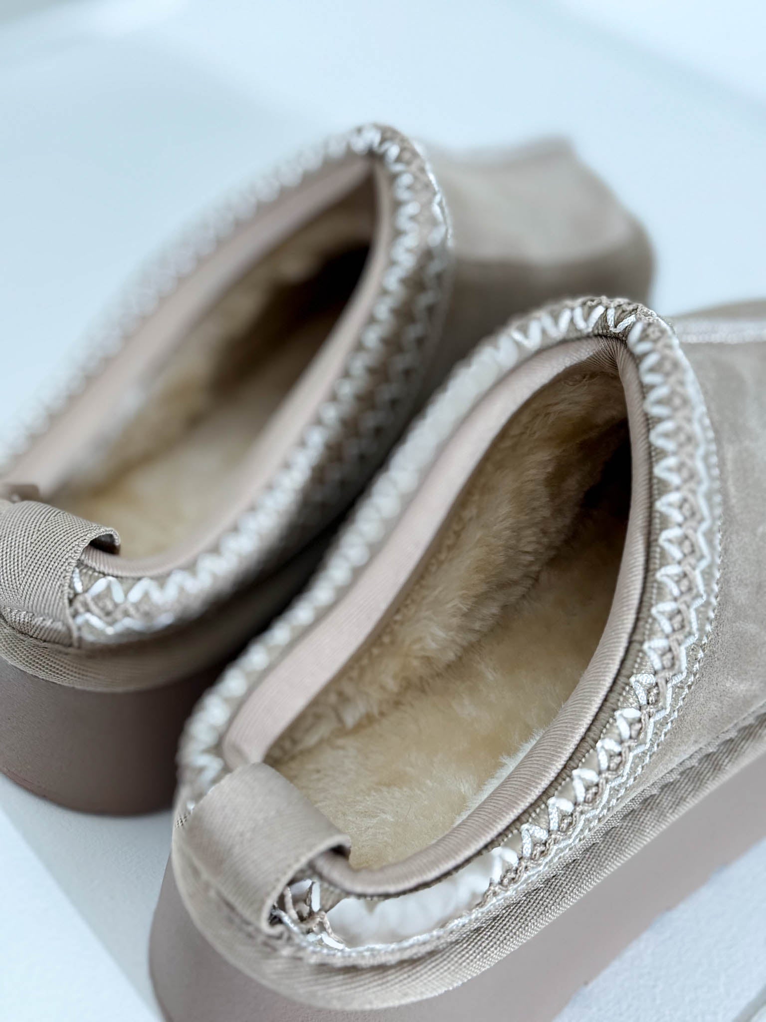 Bēši ar vaļēju papēdi, d/zā ,UGG' tipa apavi - 16051