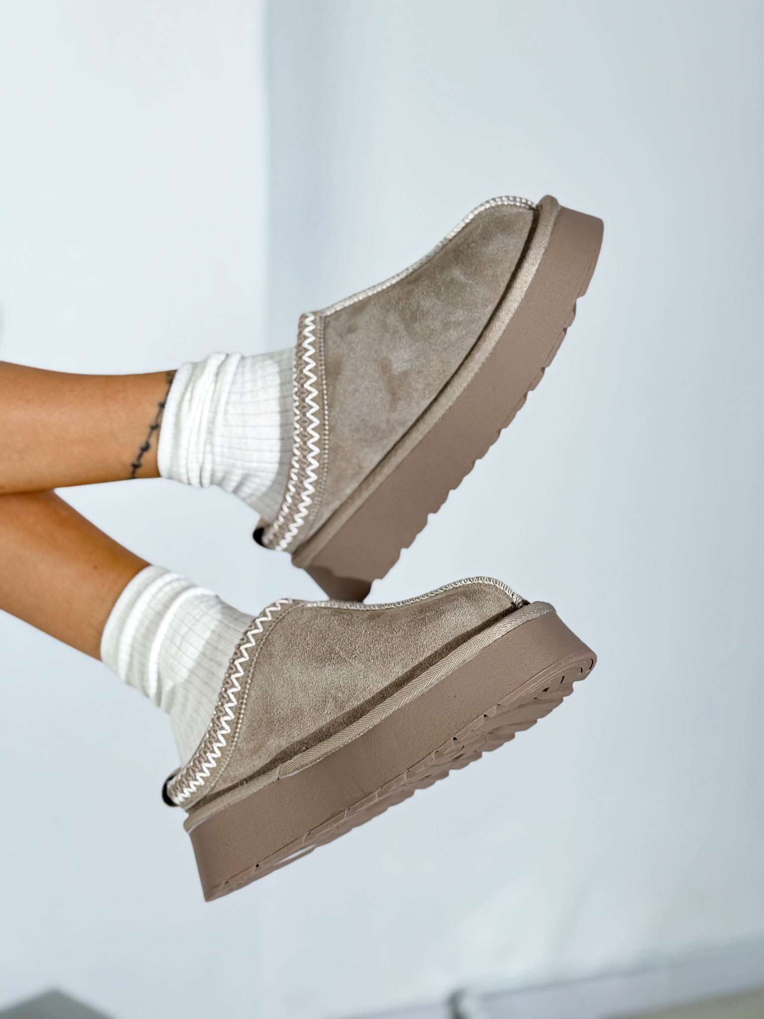 Bēši ar vaļēju papēdi, d/zā ,UGG' tipa apavi - 16051