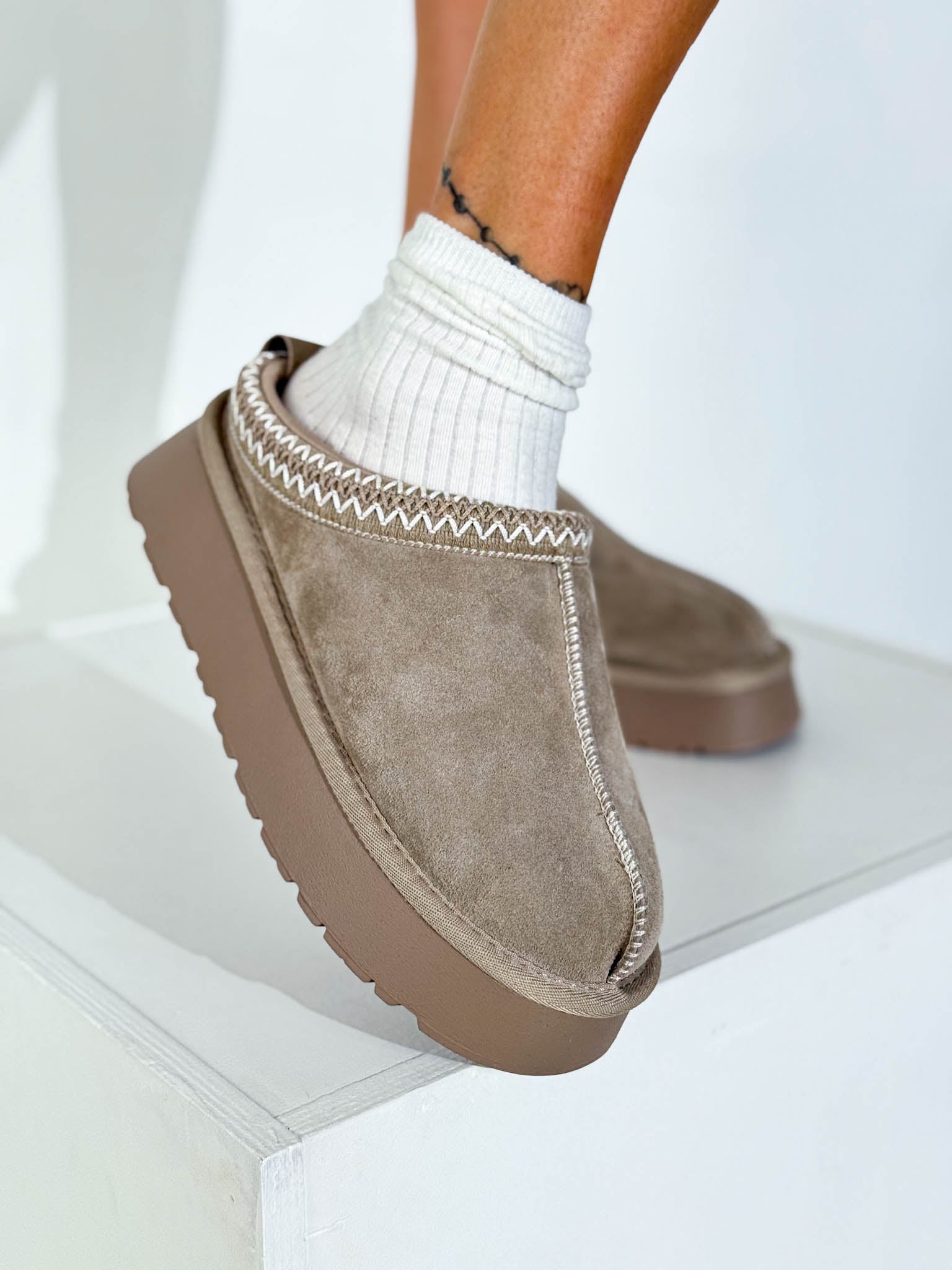 Bēši ar vaļēju papēdi, d/zā ,UGG' tipa apavi - 16051