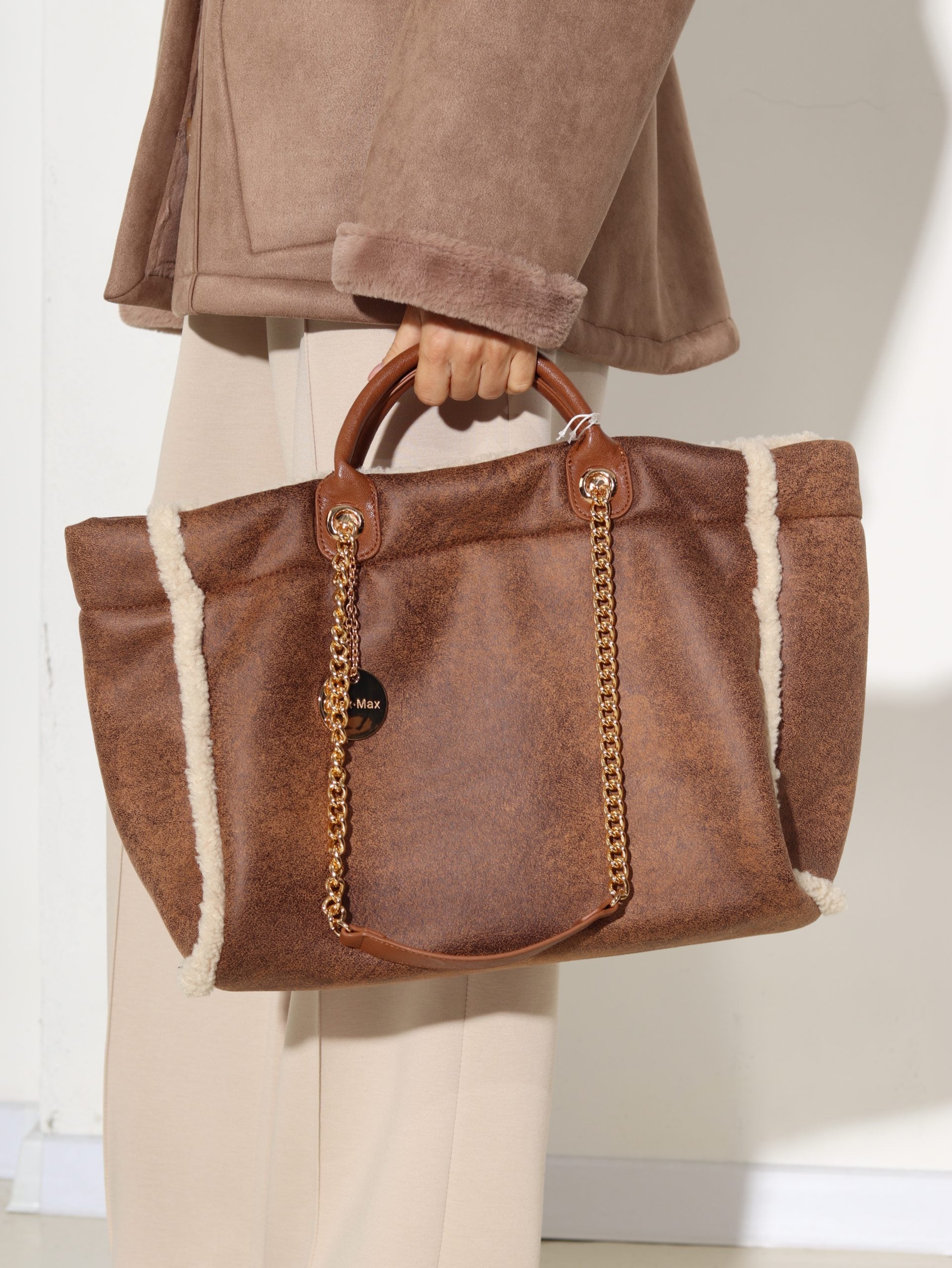 Brūna soma ar pūkainu iekšpusi - 17182