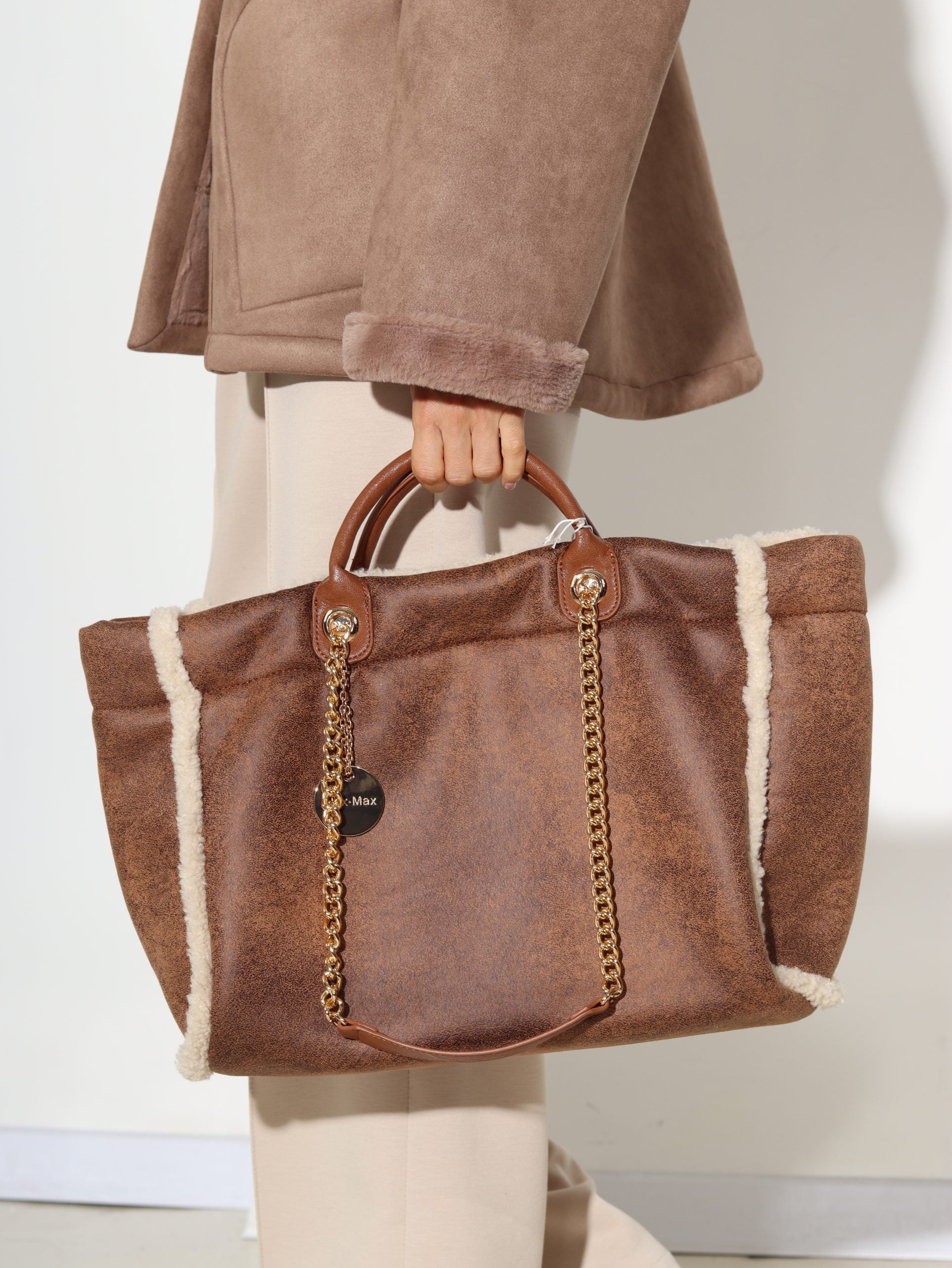 Brūna soma ar pūkainu iekšpusi - 17182