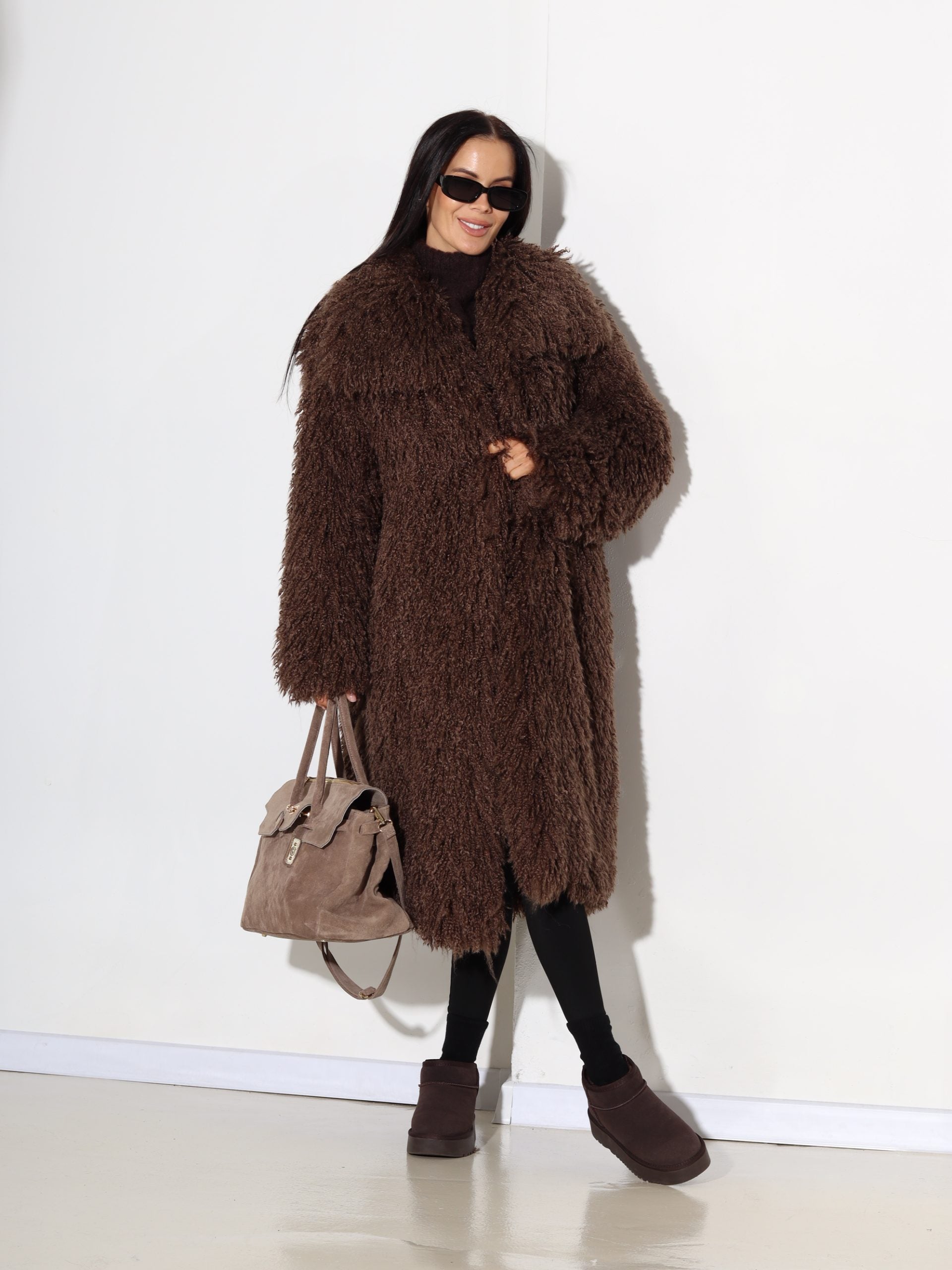 Brūnas krāsas garš kažociņš,, Bārnijs '' ar apkakli - 17549