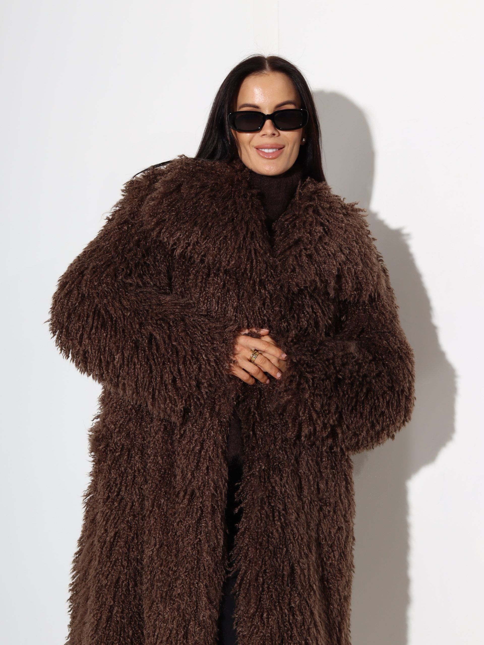 Brūnas krāsas garš kažociņš,, Bārnijs '' ar apkakli - 17549