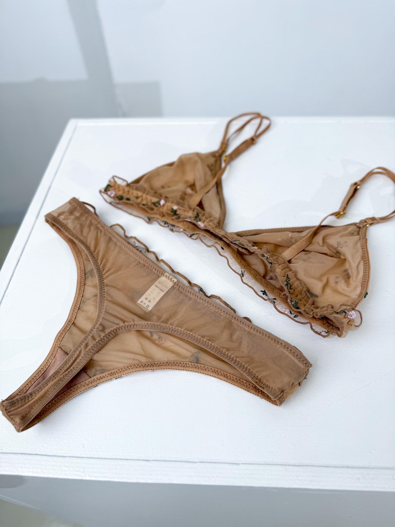 Bēšs, sietiņauduma veļas komplekts ar smalkziediņu - 16107