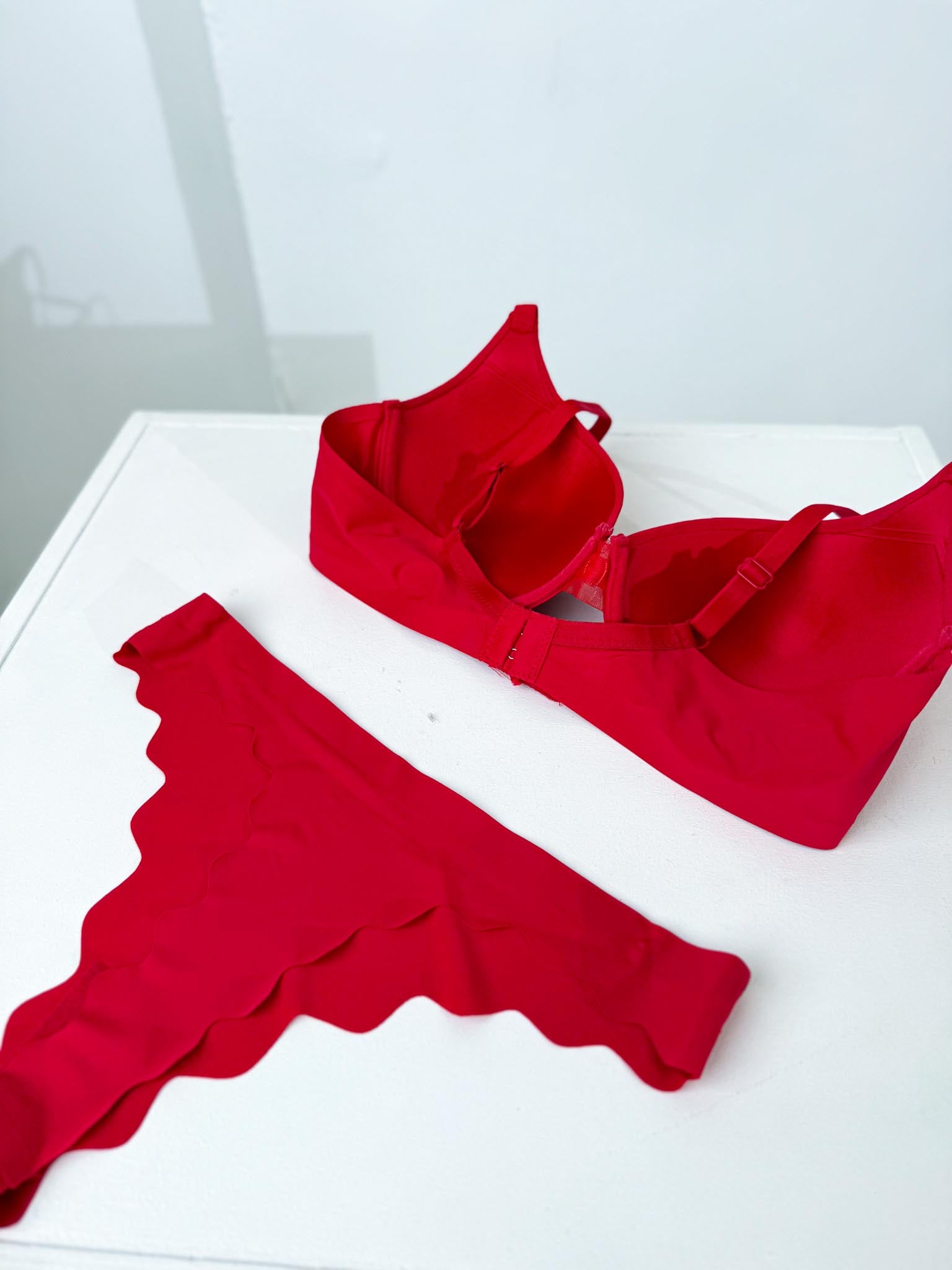 Sarkans 'Fei' 2daļīgs veļas komplekts - 16103