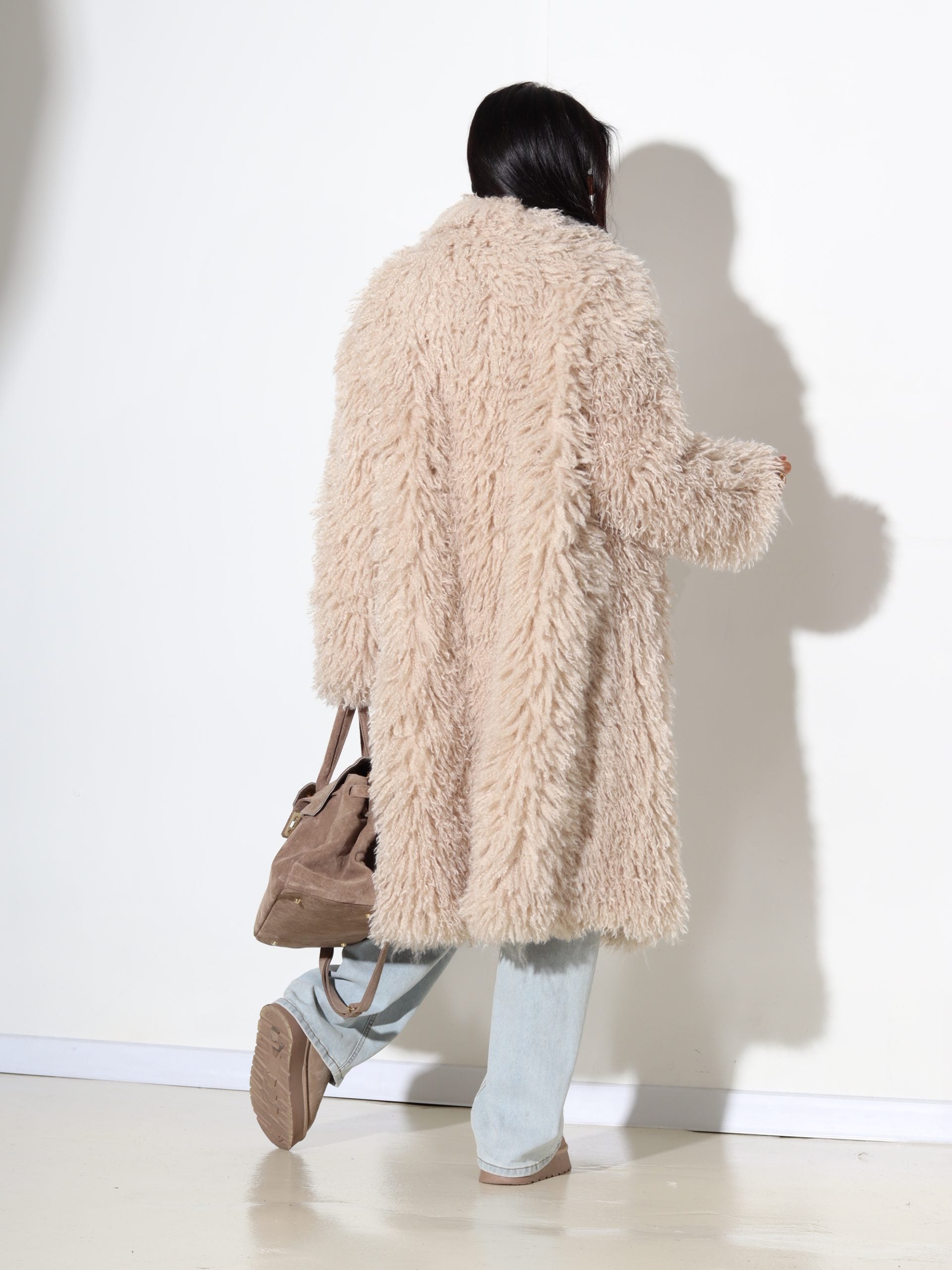 Bēšas krāsas garš kažociņš ,,Bārnijs'' ar apkakli - 17551