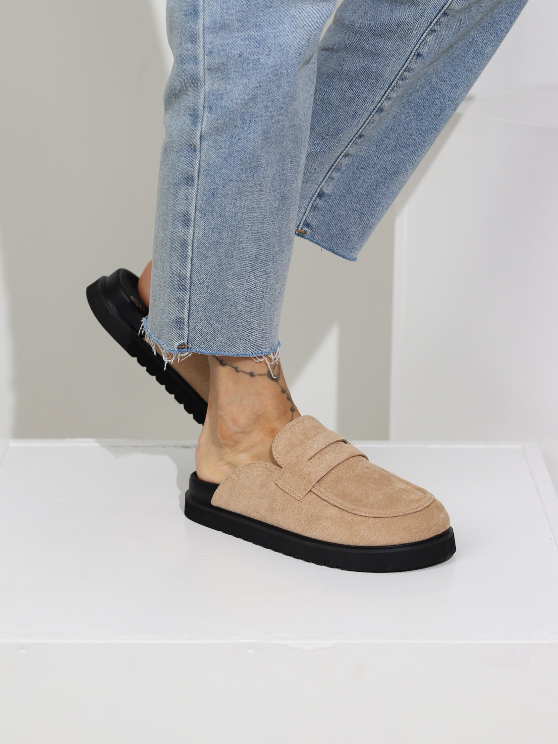 Bēši, mākslīgās zamšādas brīvā laika apavi - 15152