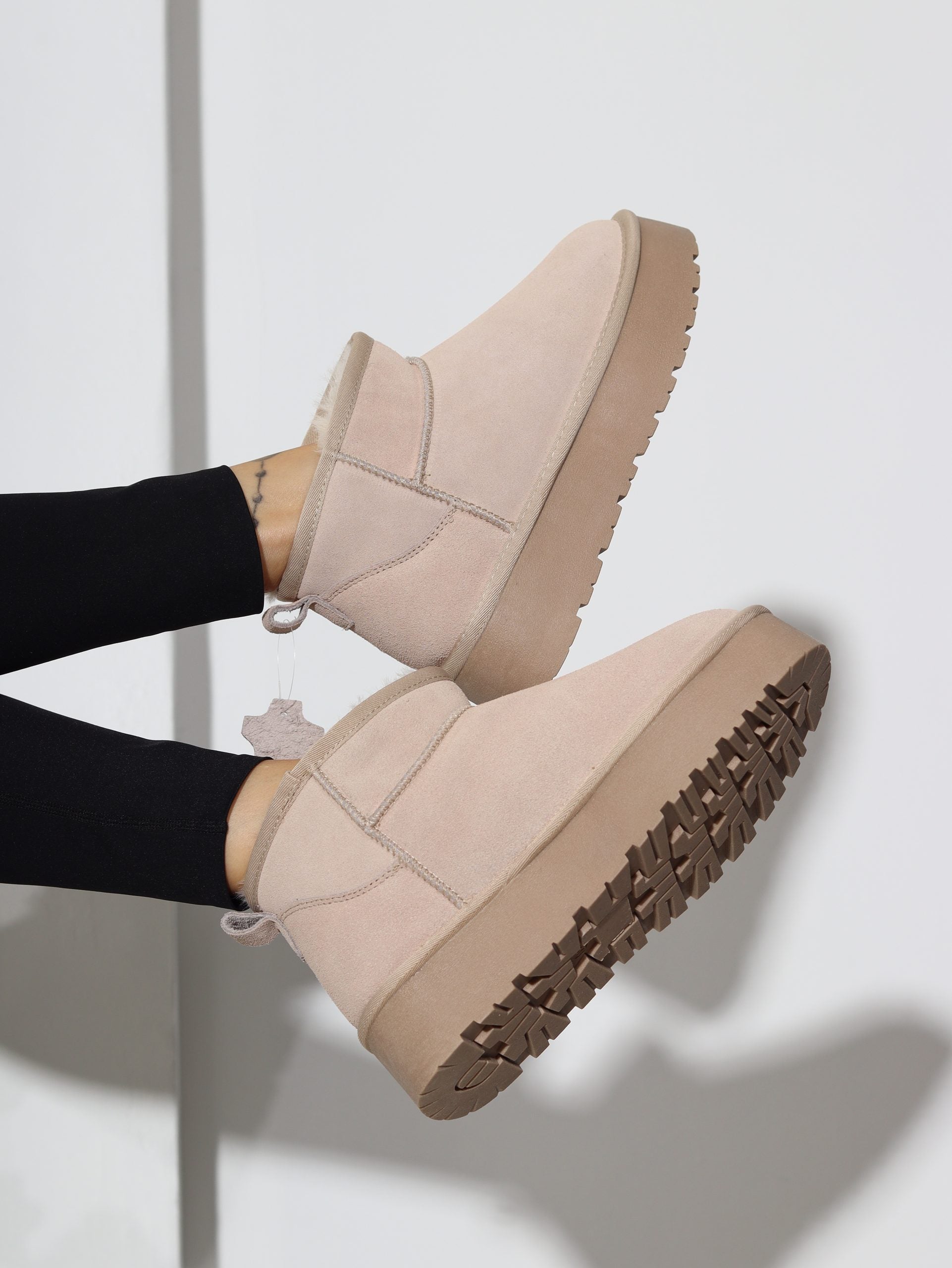 Bēši, d/zamšādas mini 'UGG' tipa zābaki - 16475