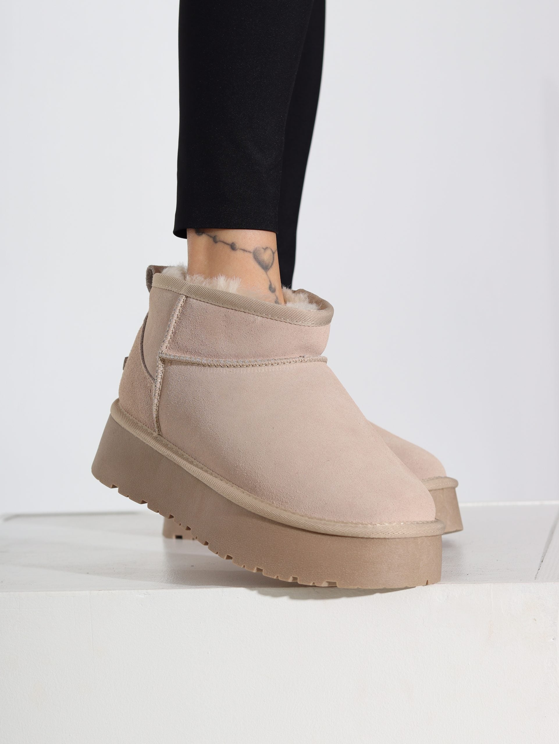 Bēši, d/zamšādas mini 'UGG' tipa zābaki - 16475