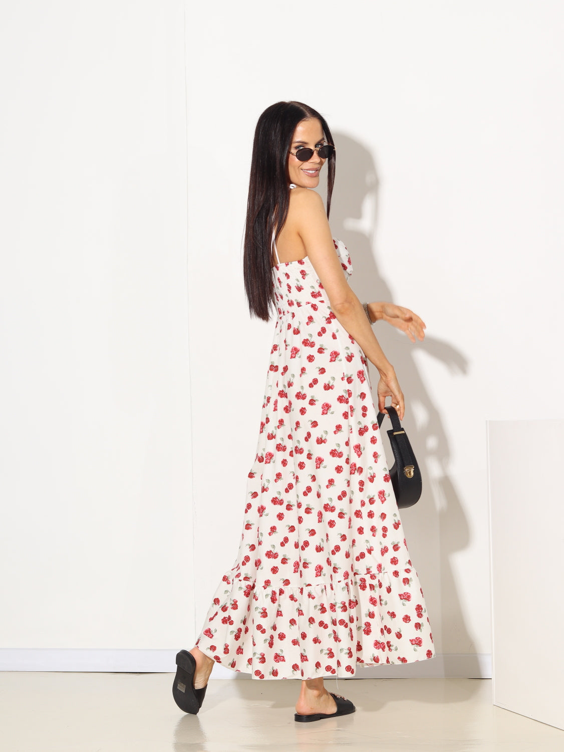 Balta, gara kleita ar sarkanām rozēm - 15195