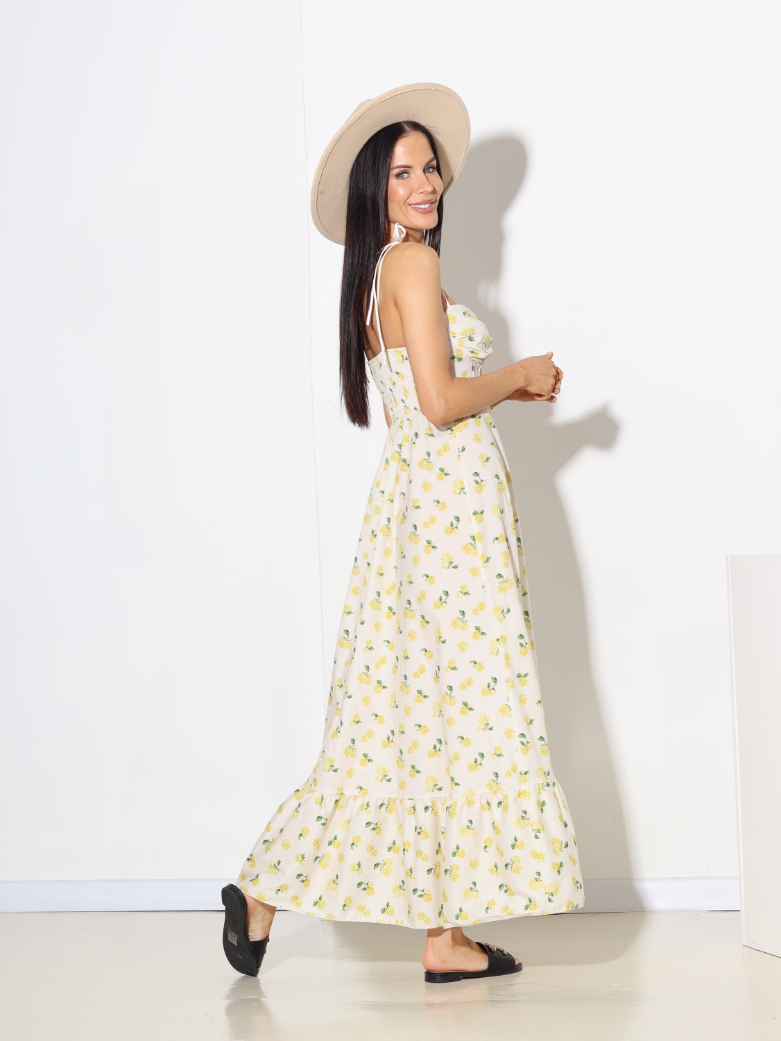 Balta, gara kleita ar dzeltenām rozēm - 15196