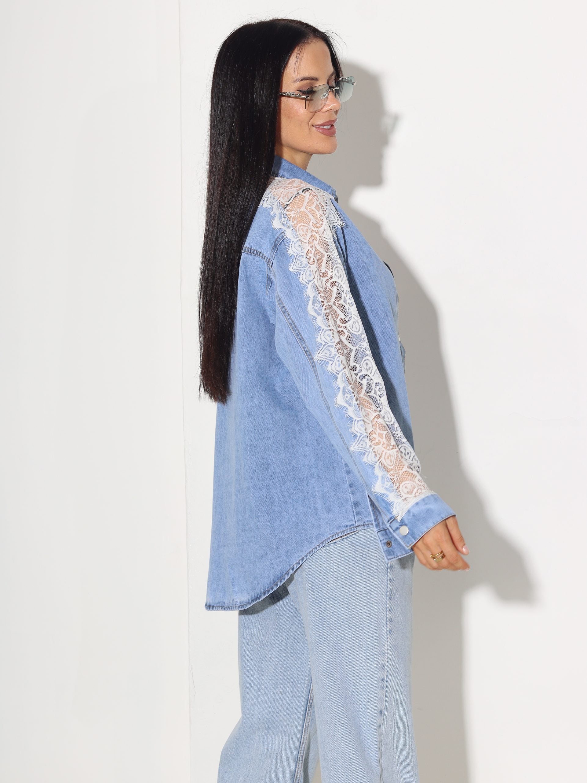 Zils džinsa krekls ar mežģīnes akcentu - 15846