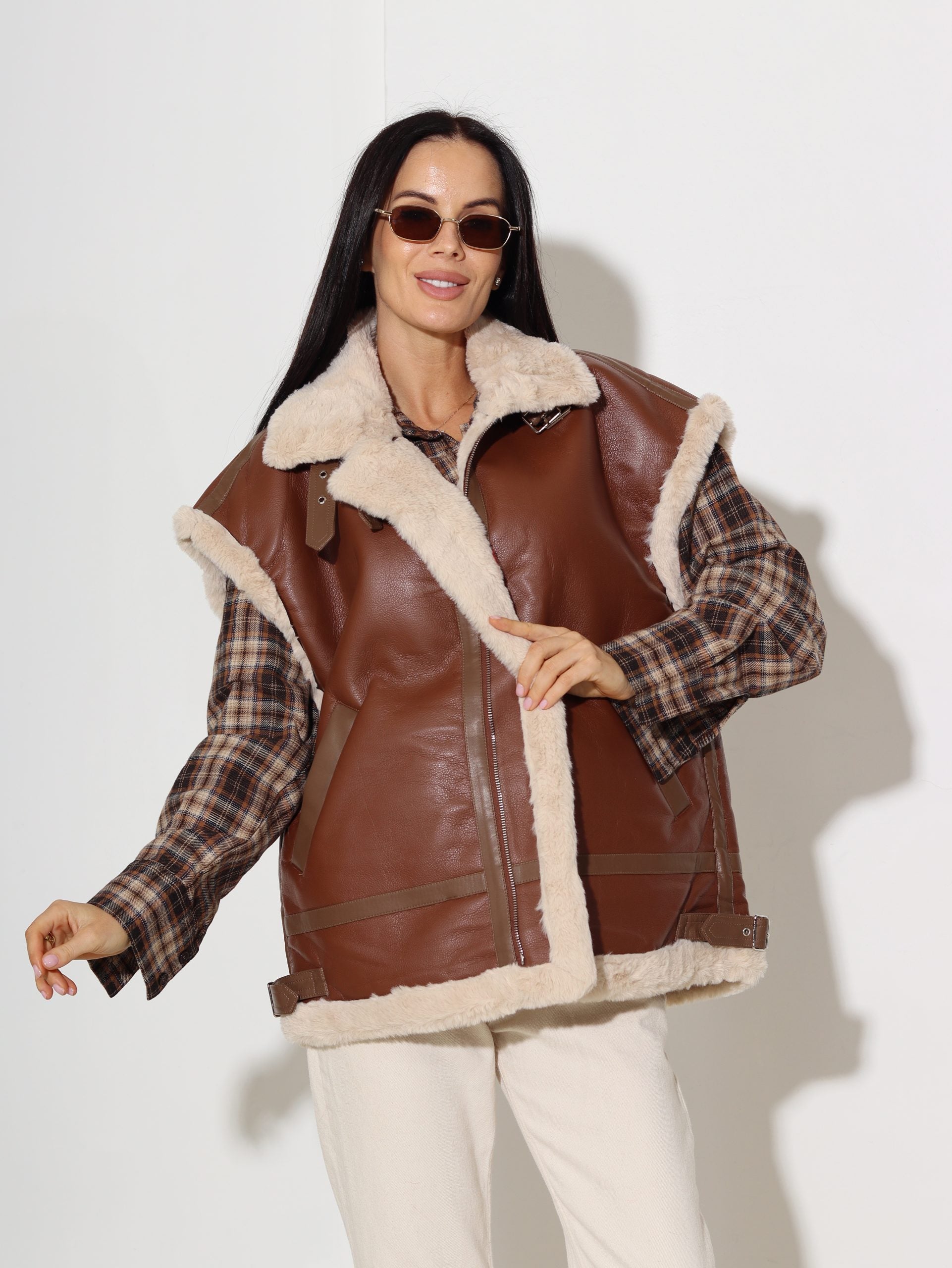 Brūna m/ā veste ar pūkainu oderi - 16875