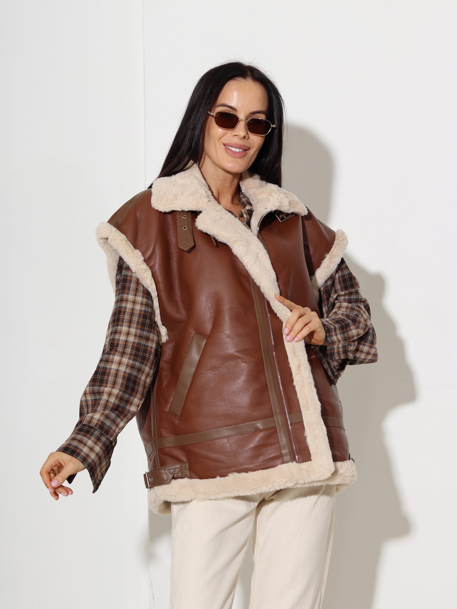 Brūna m/ā veste ar pūkainu oderi - 16875