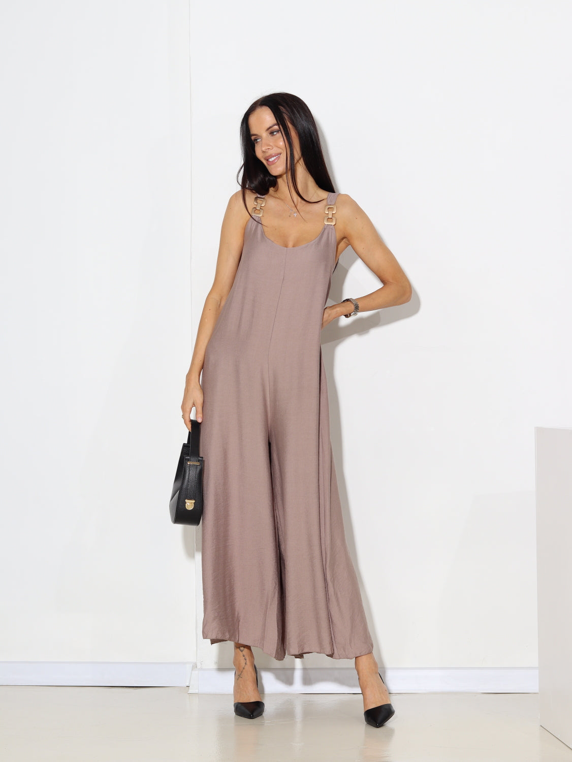 Taupes tonī kombinezons uz stilizētām lencēm - 15223