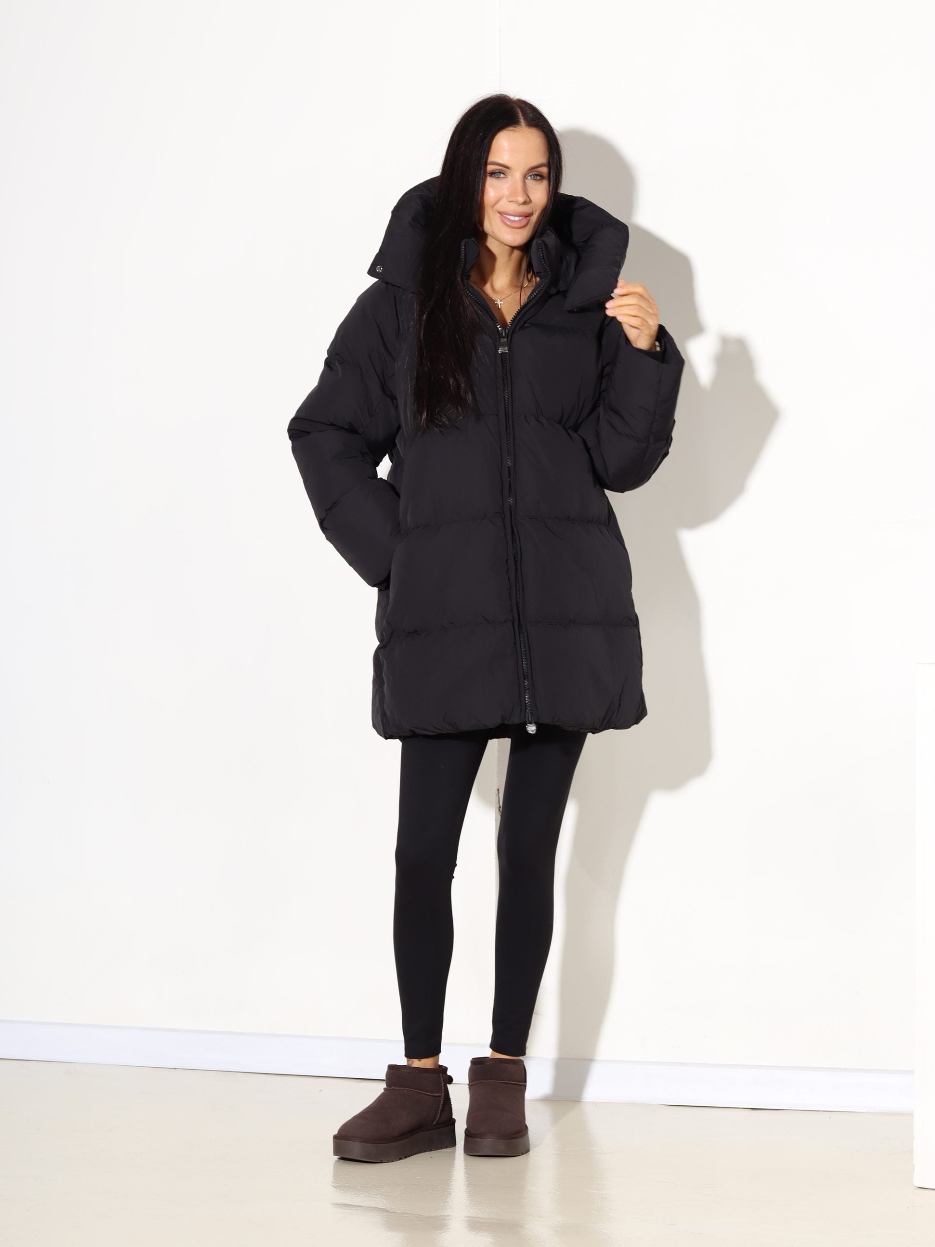 Melna pusgara jaka ar kapuci - 17676