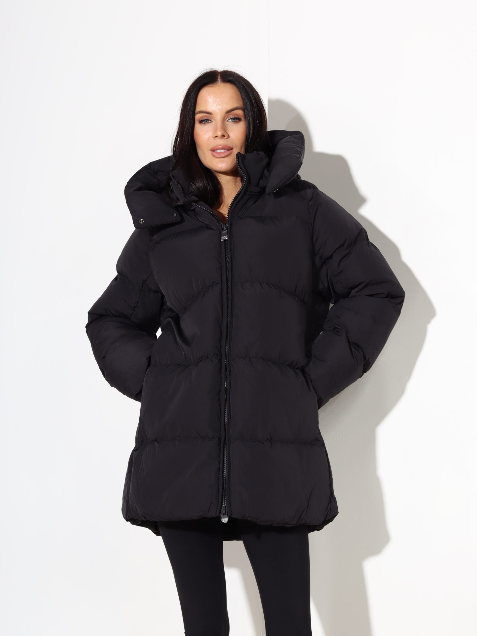 Melna pusgara jaka ar kapuci - 17676