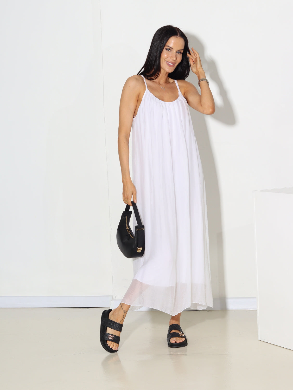 Balta kleita uz plānām lencītēm - 15346