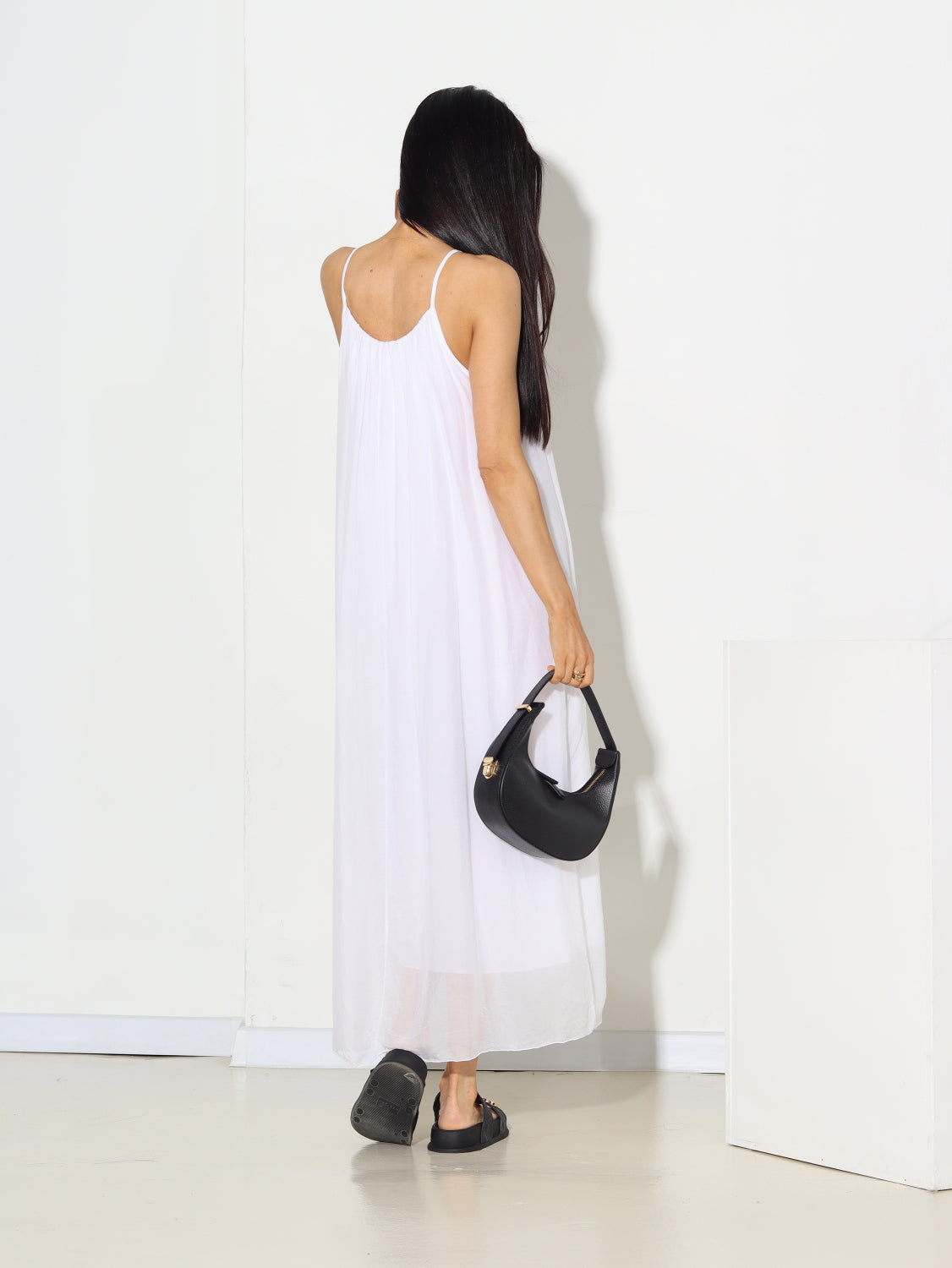 Balta kleita uz plānām lencītēm - 15346