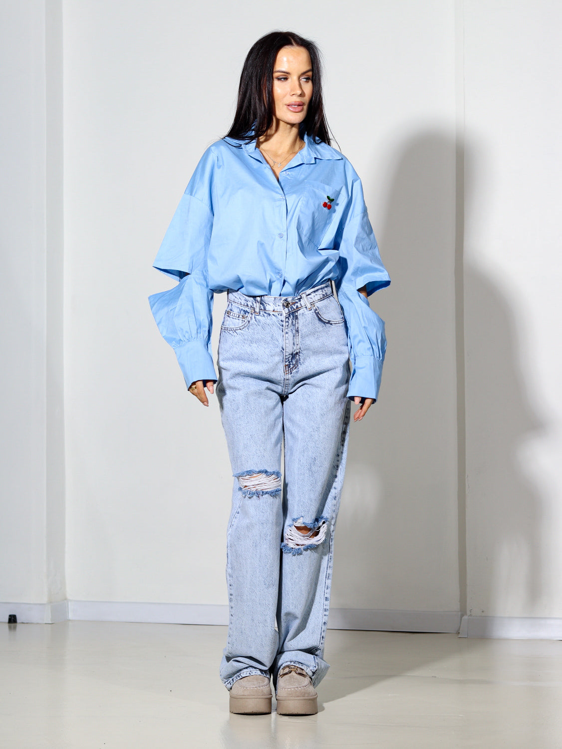 Zils krekls ar iegriezumu elkoņa daļā - 14149