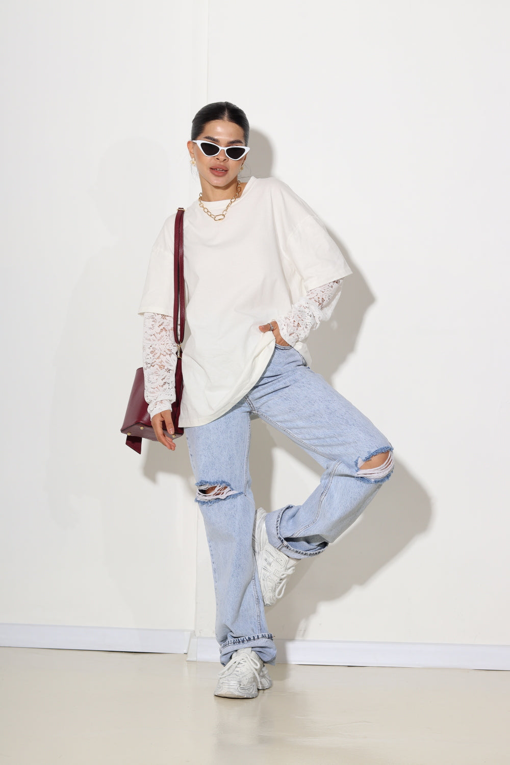 Balts tops ar mežģīnes piedurkni - 14636