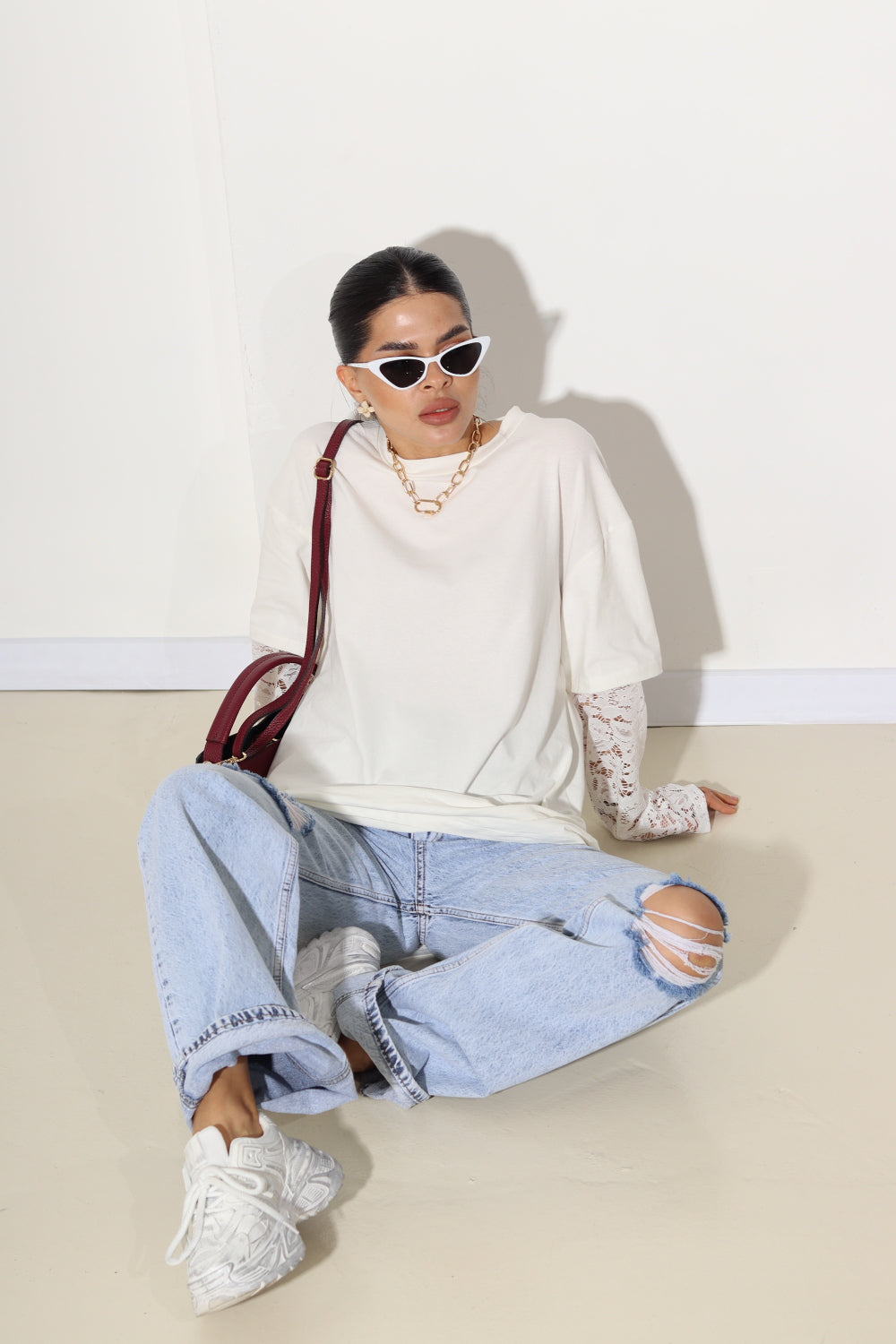 Balts tops ar mežģīnes piedurkni - 14636