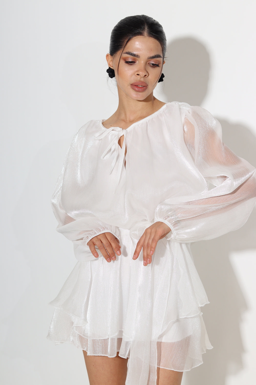 Balta, lāsumojoša auduma kleita - 14643