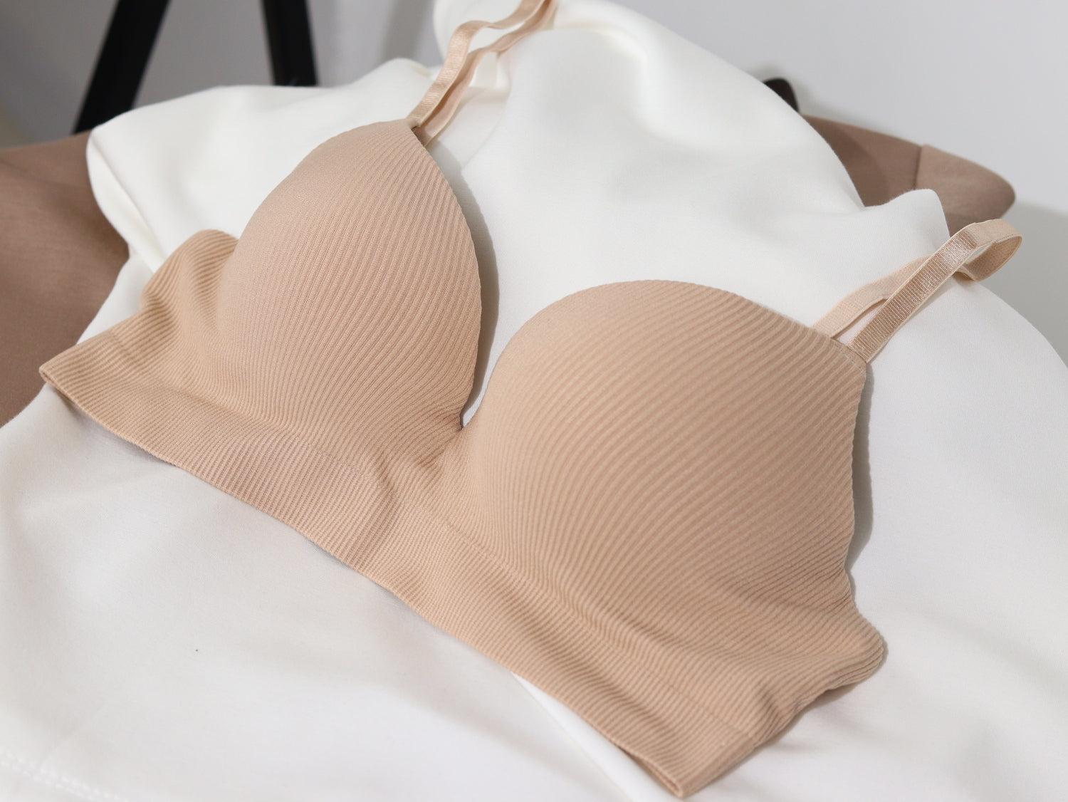 Bēšs Push Up krīšturis ar dubultmaliņu - 16279