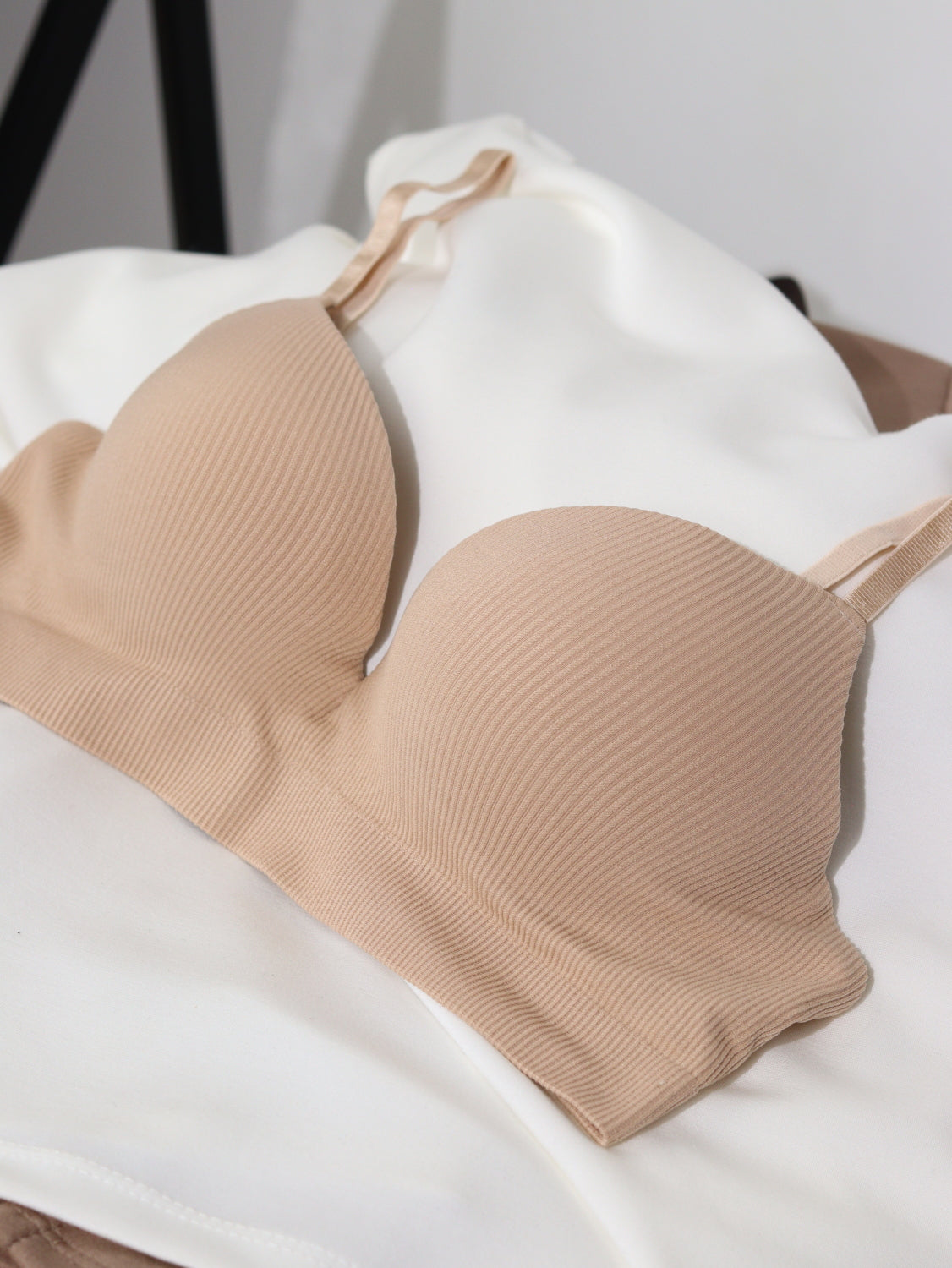 Bēšs Push Up krīšturis ar dubultmaliņu - 16279