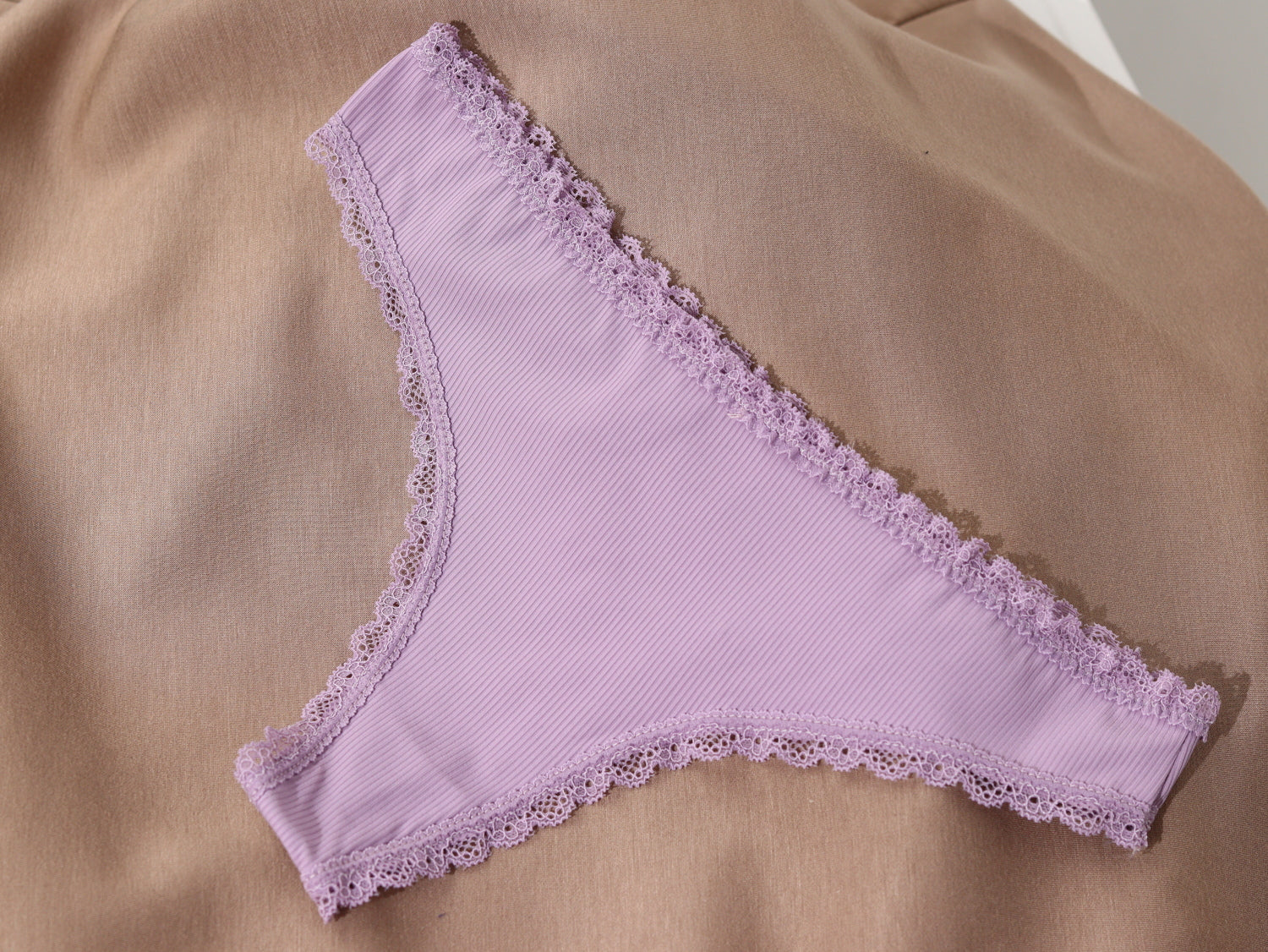 Violetas string biksītes ar mežģīņu maliņu - 16208