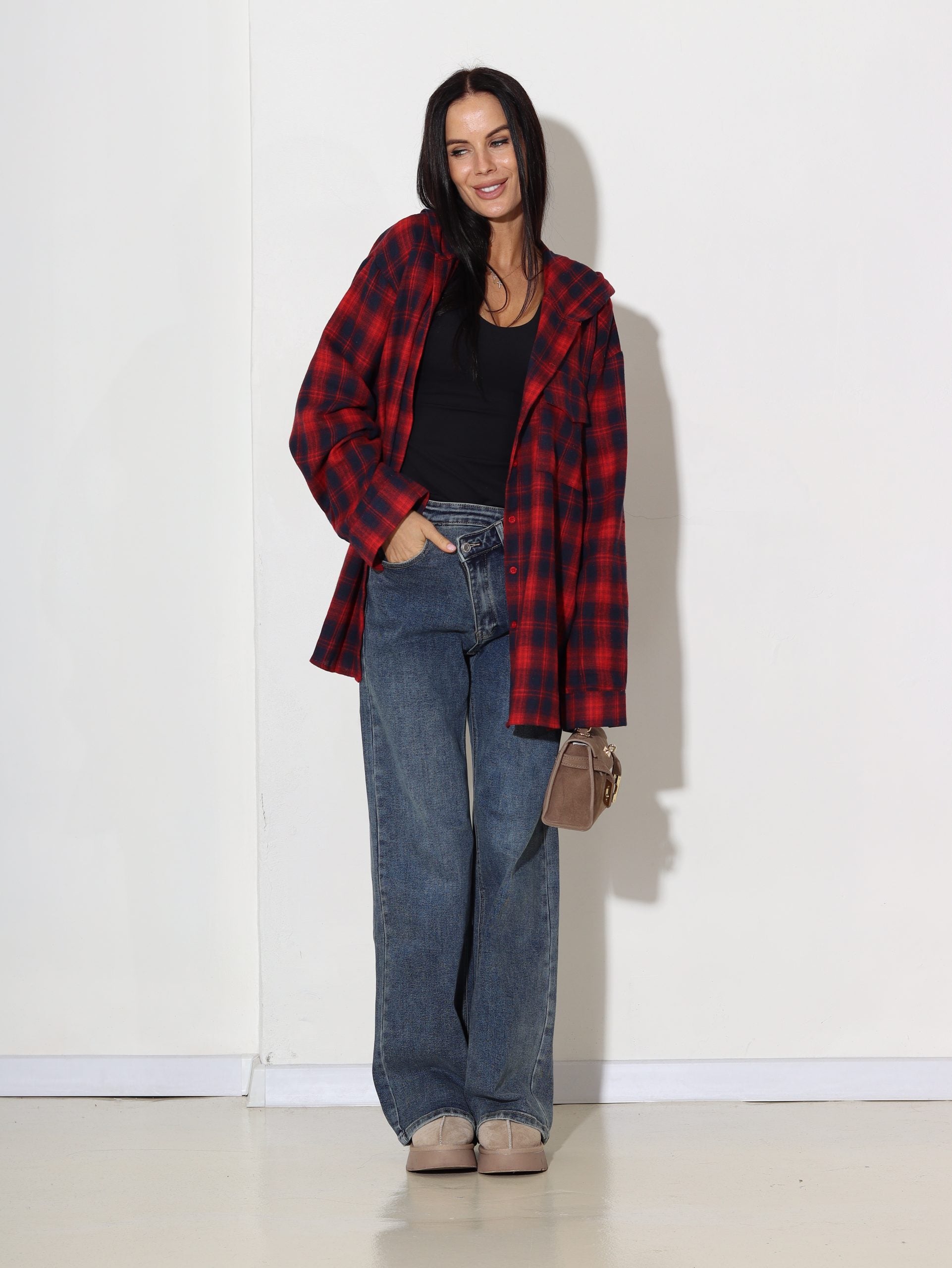 Sarkans krekls ar kapuci - 16920