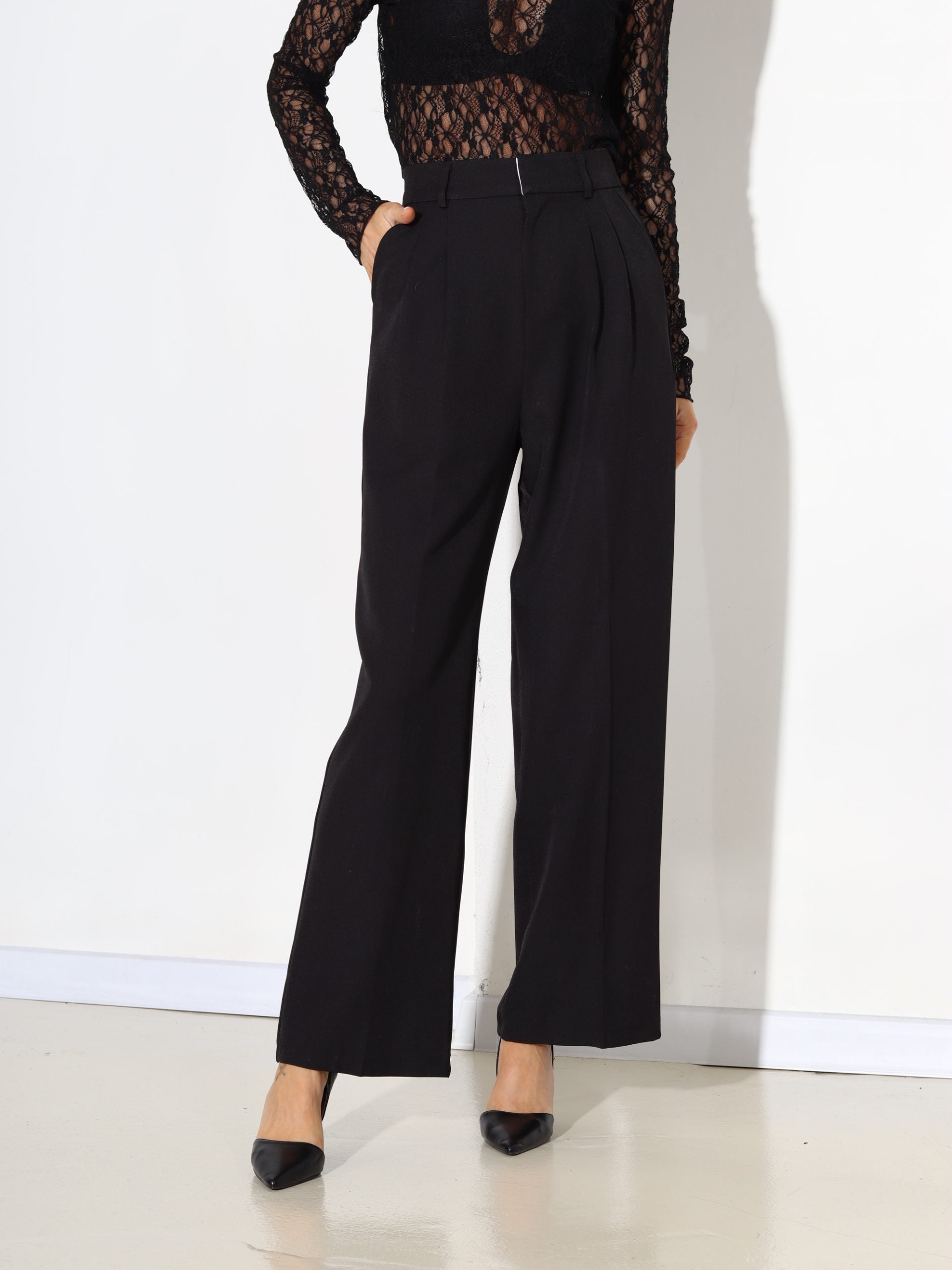 Melnas klasiskas bikses ar kabatām - 17680