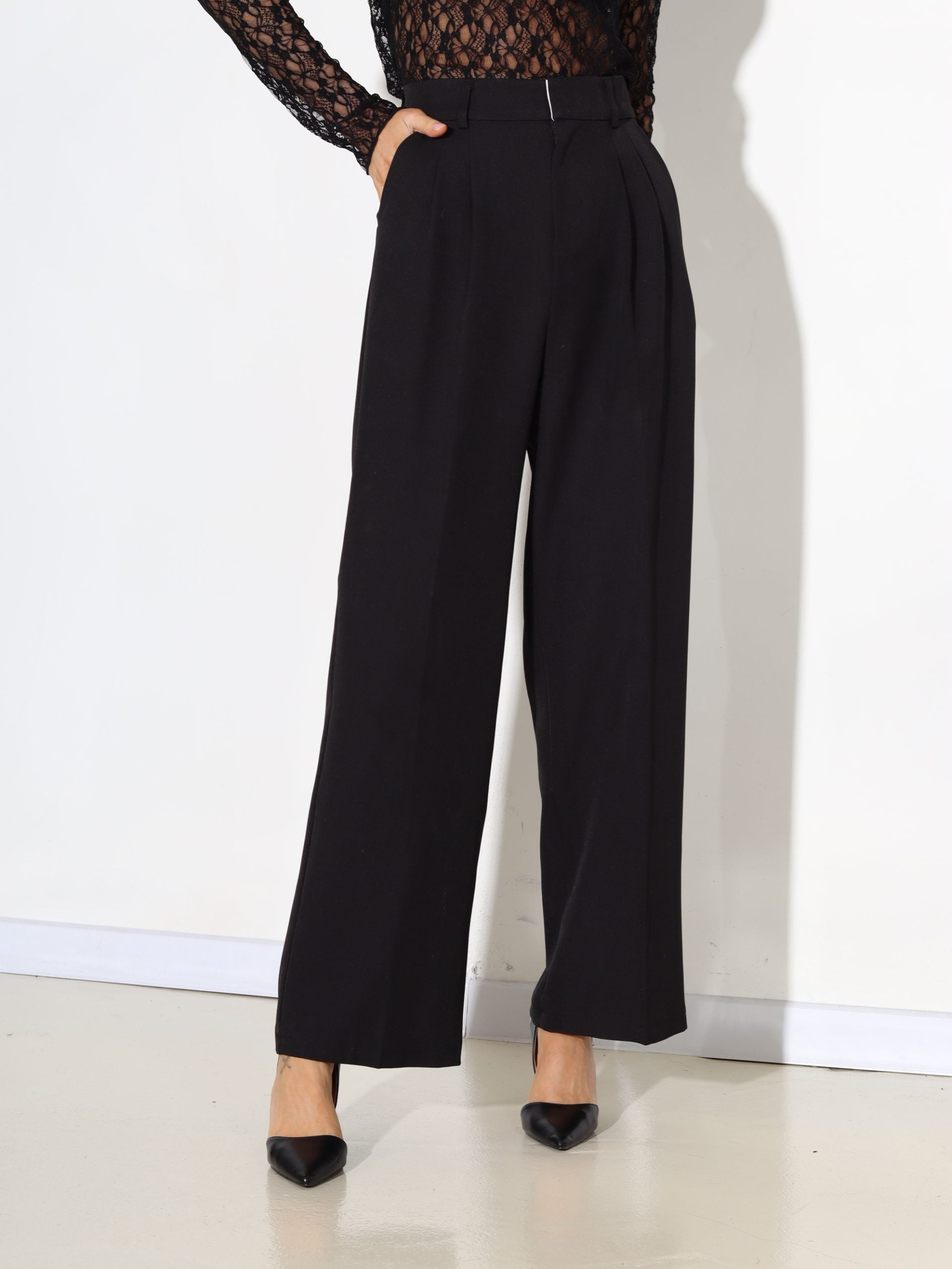 Melnas klasiskas bikses ar kabatām - 17680