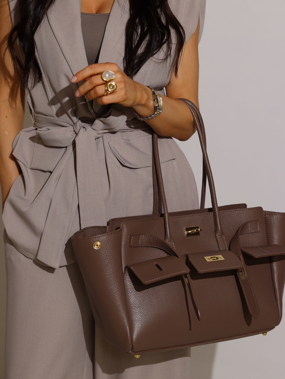 Tumši brūna d/ā liela rokassoma ar dubultu aizdari - 14655