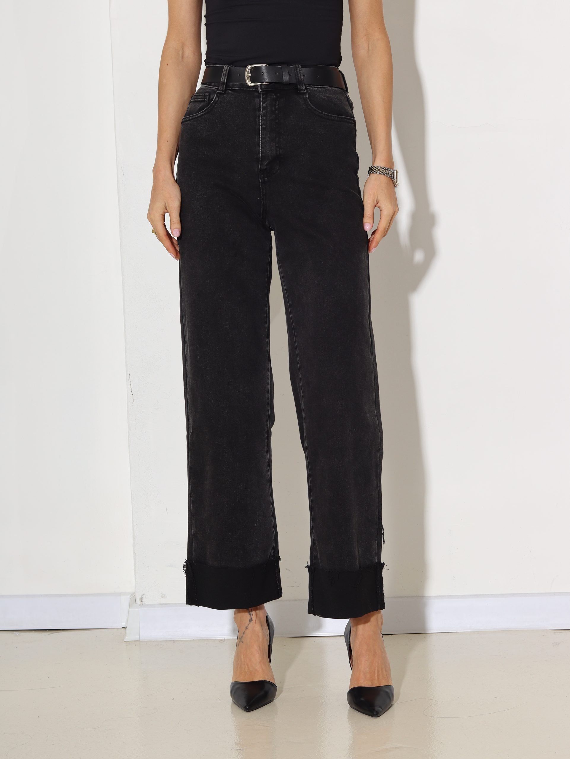 Melnas/balinātas džinsa bikses ar jostu - 16923