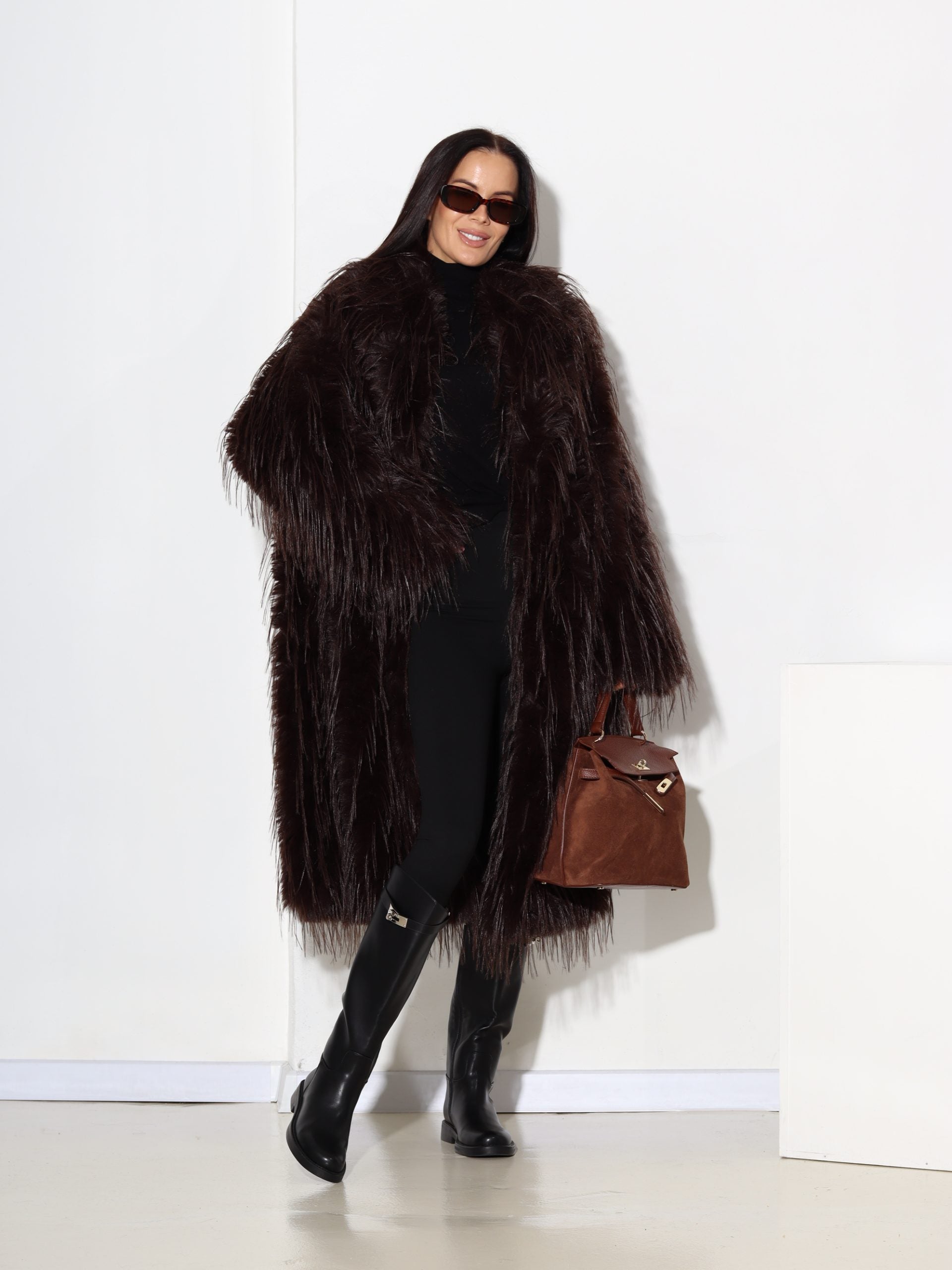 T.brūns garš, brīva piegriezuma m/ā kažoks ar dažāda garuma spalvu - 17325