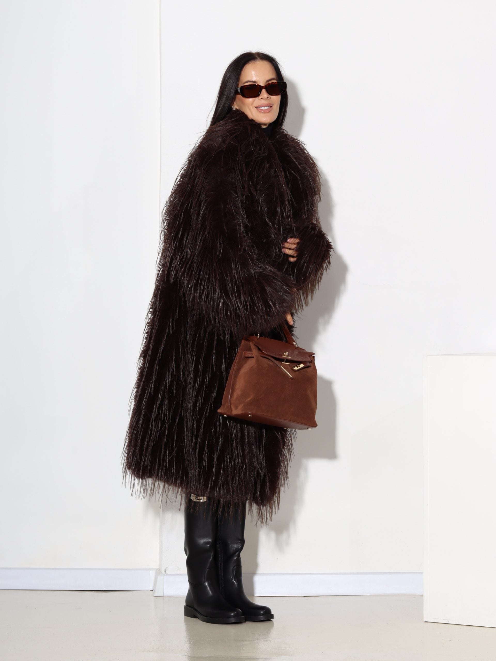 T.brūns garš, brīva piegriezuma m/ā kažoks ar dažāda garuma spalvu - 17325