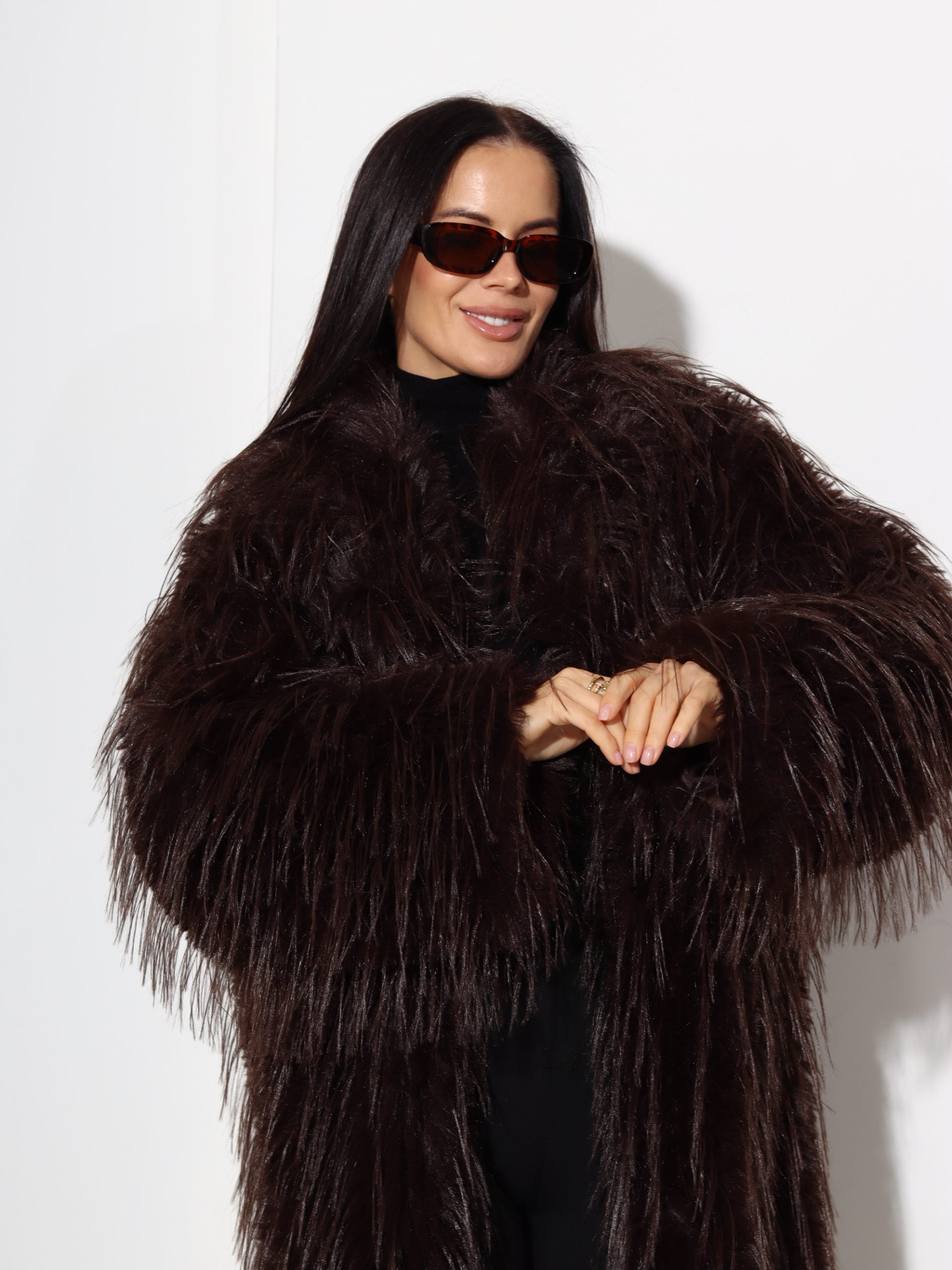 T.brūns garš, brīva piegriezuma m/ā kažoks ar dažāda garuma spalvu - 17325