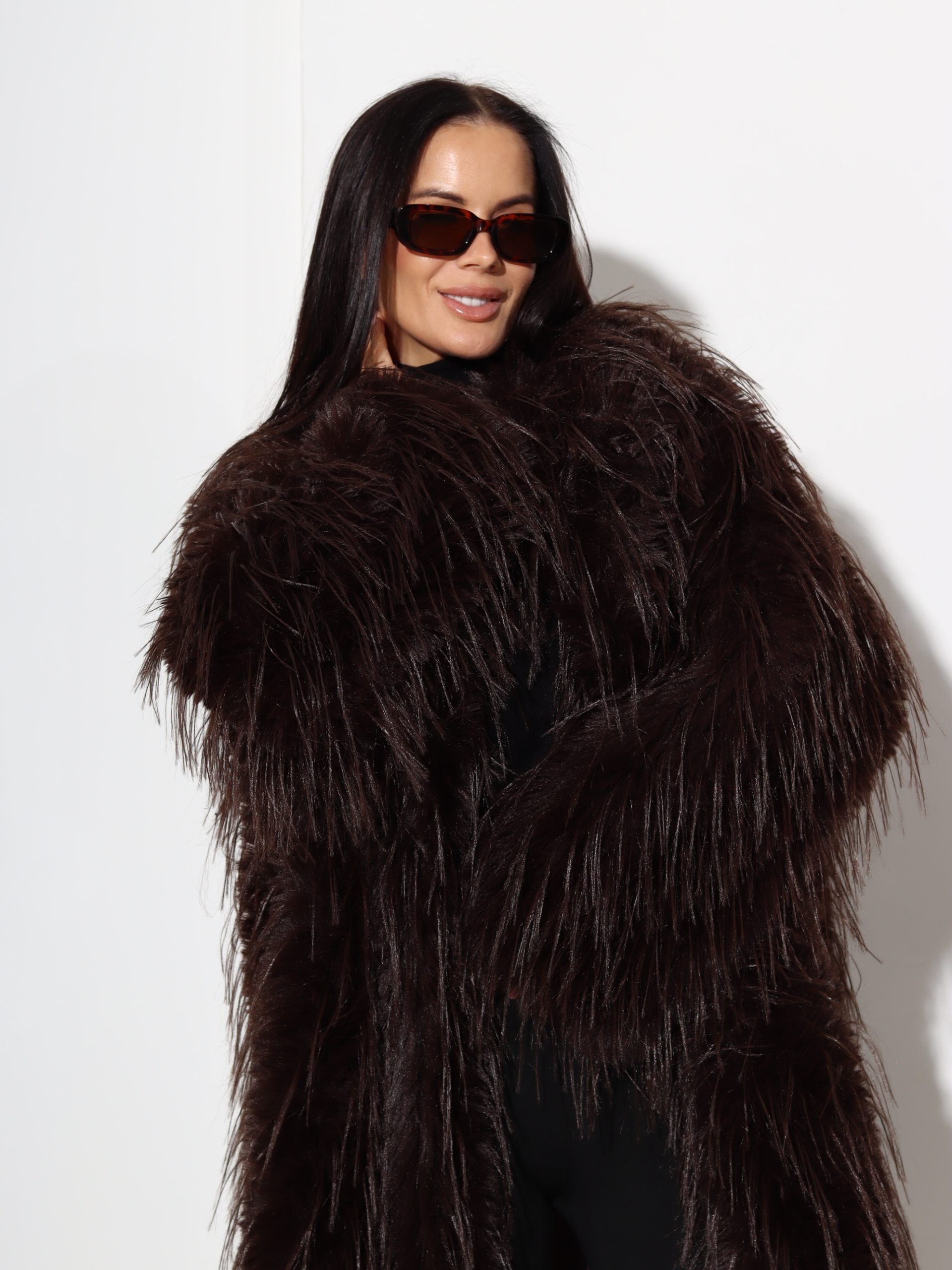 T.brūns garš, brīva piegriezuma m/ā kažoks ar dažāda garuma spalvu - 17325