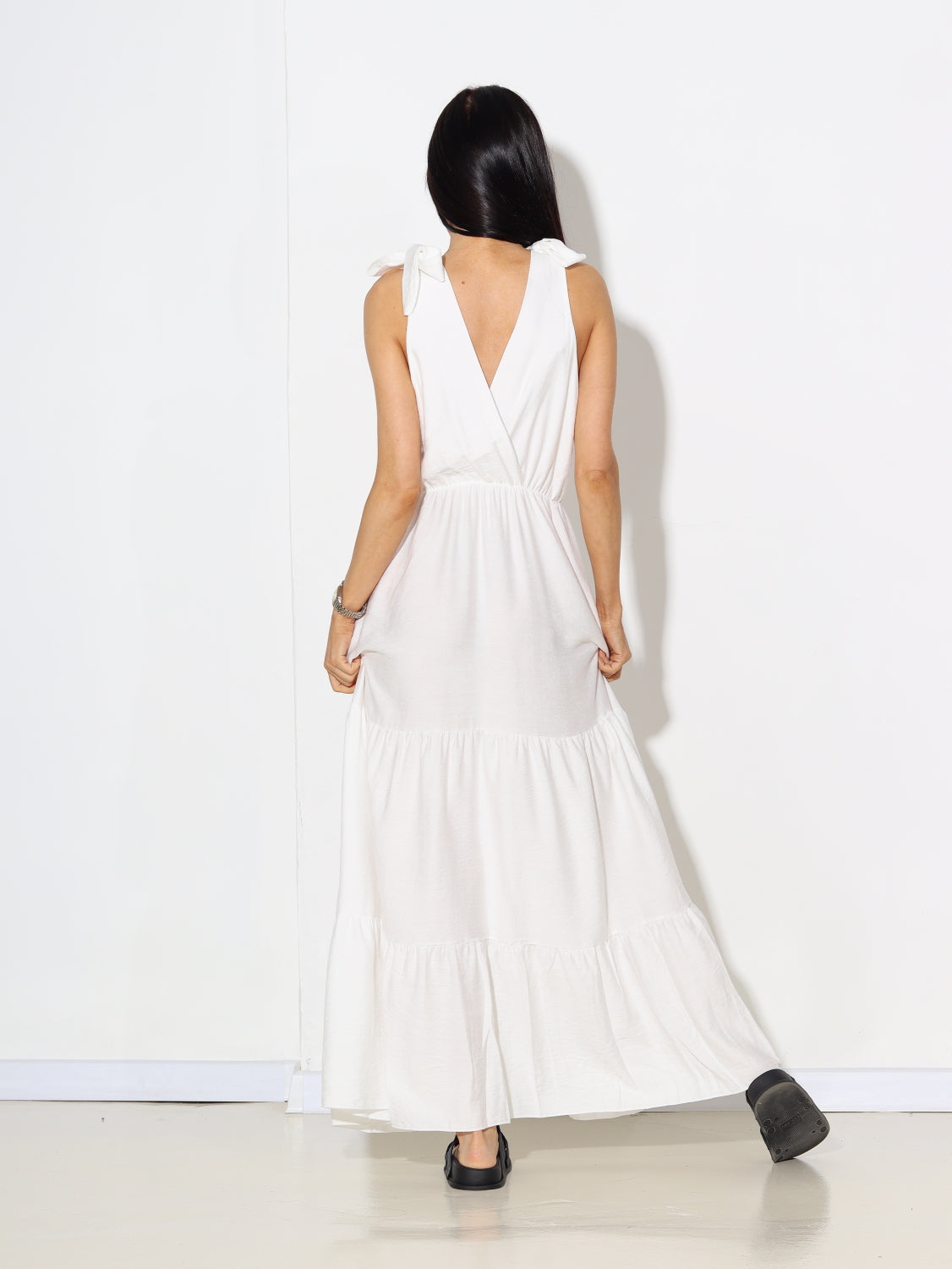 Balts, gara kleita ar paplatinātām lencēm - 15450