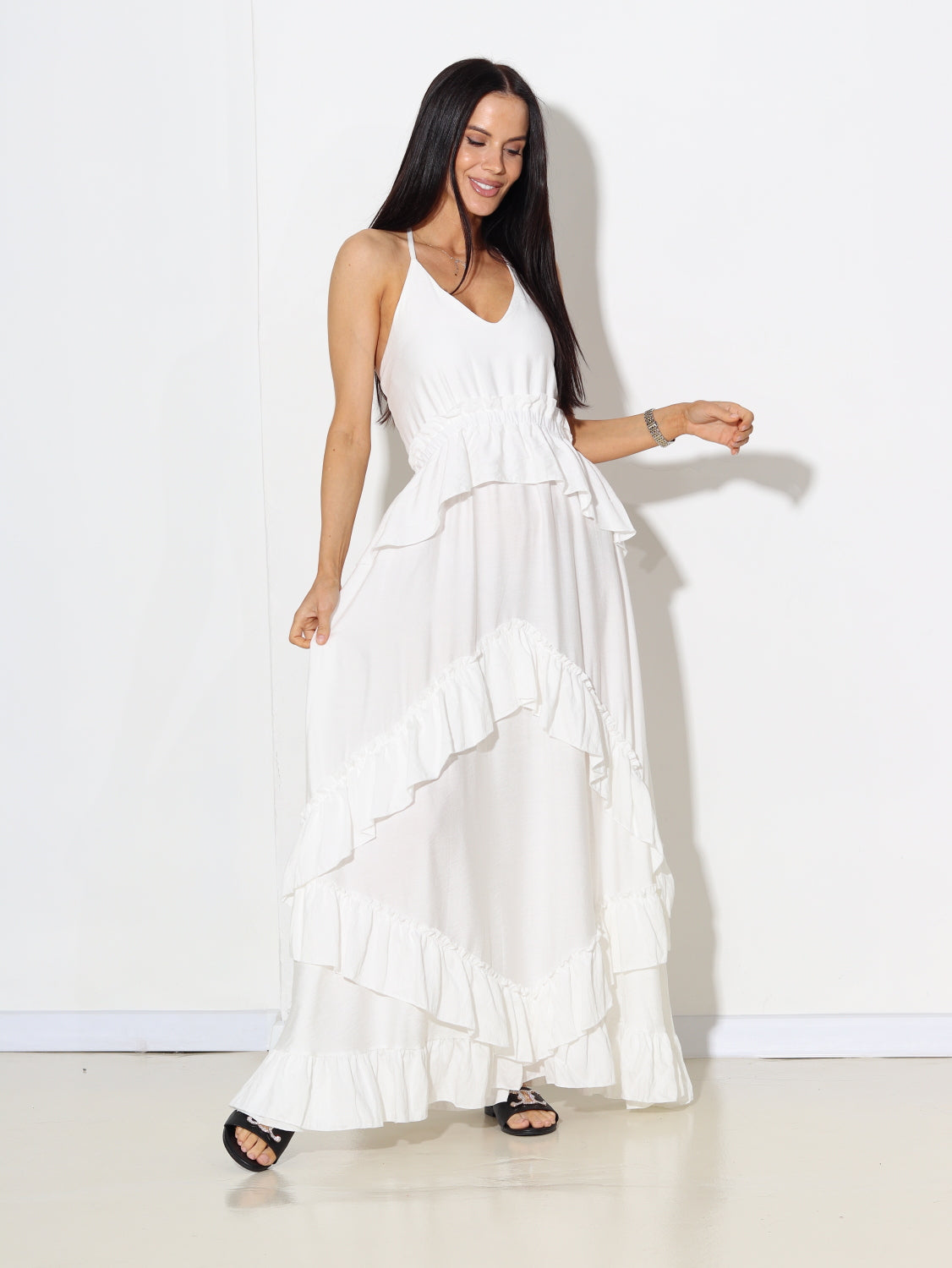 Balta kleita ar sienamu kakla daļu un volāniem - 15469