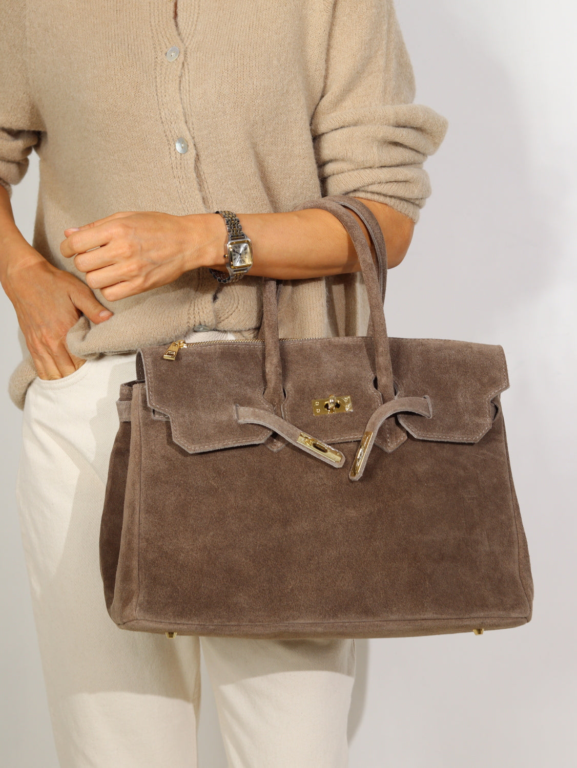 Tumši brūna, zamšādas , liela izmēra soma ar dekoratīvām jostiņām - 15493